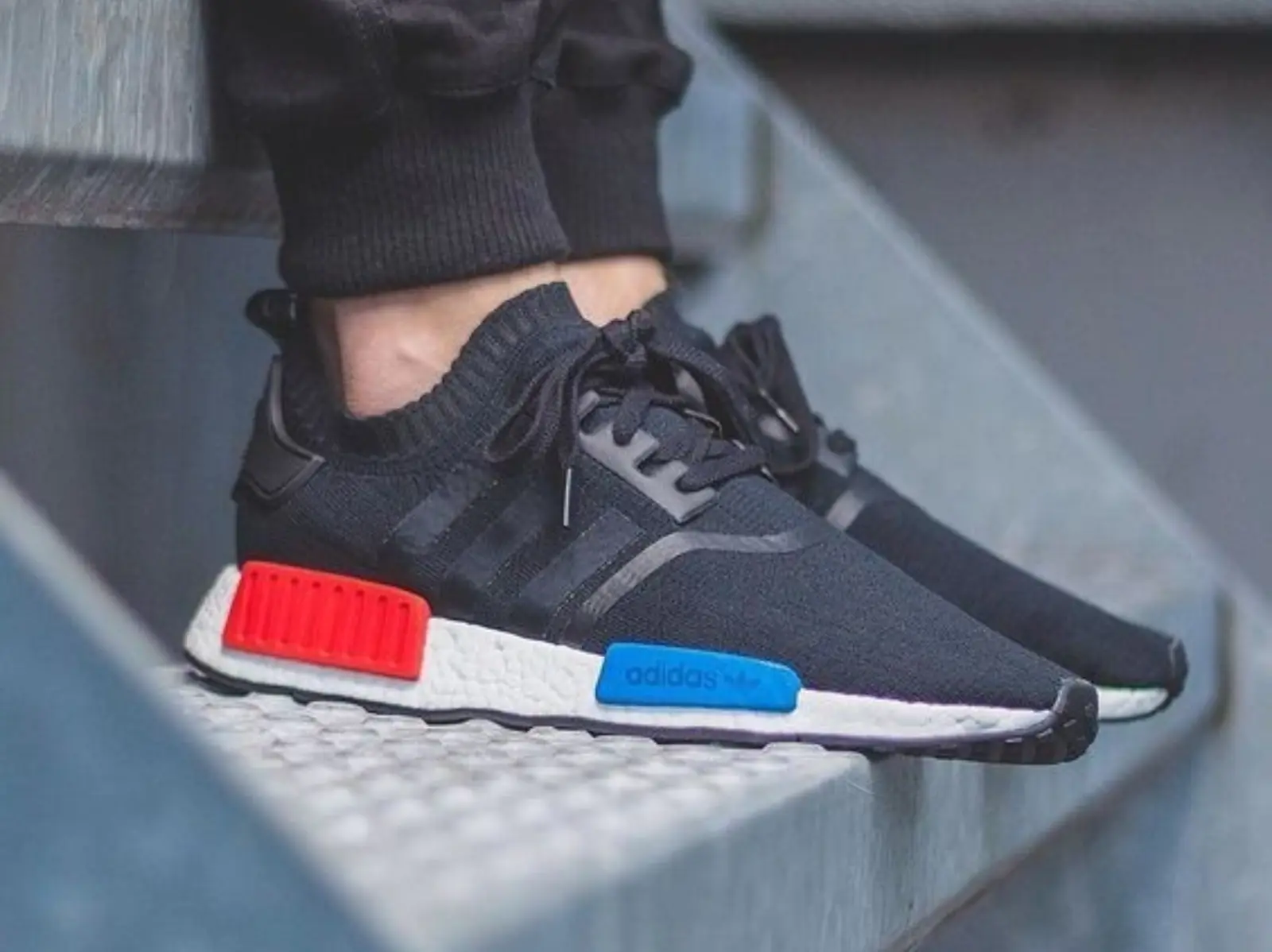 adidas NMD R1 初代配色完整復刻回歸，經典黑魂、雲白將在「這時」重新登場！