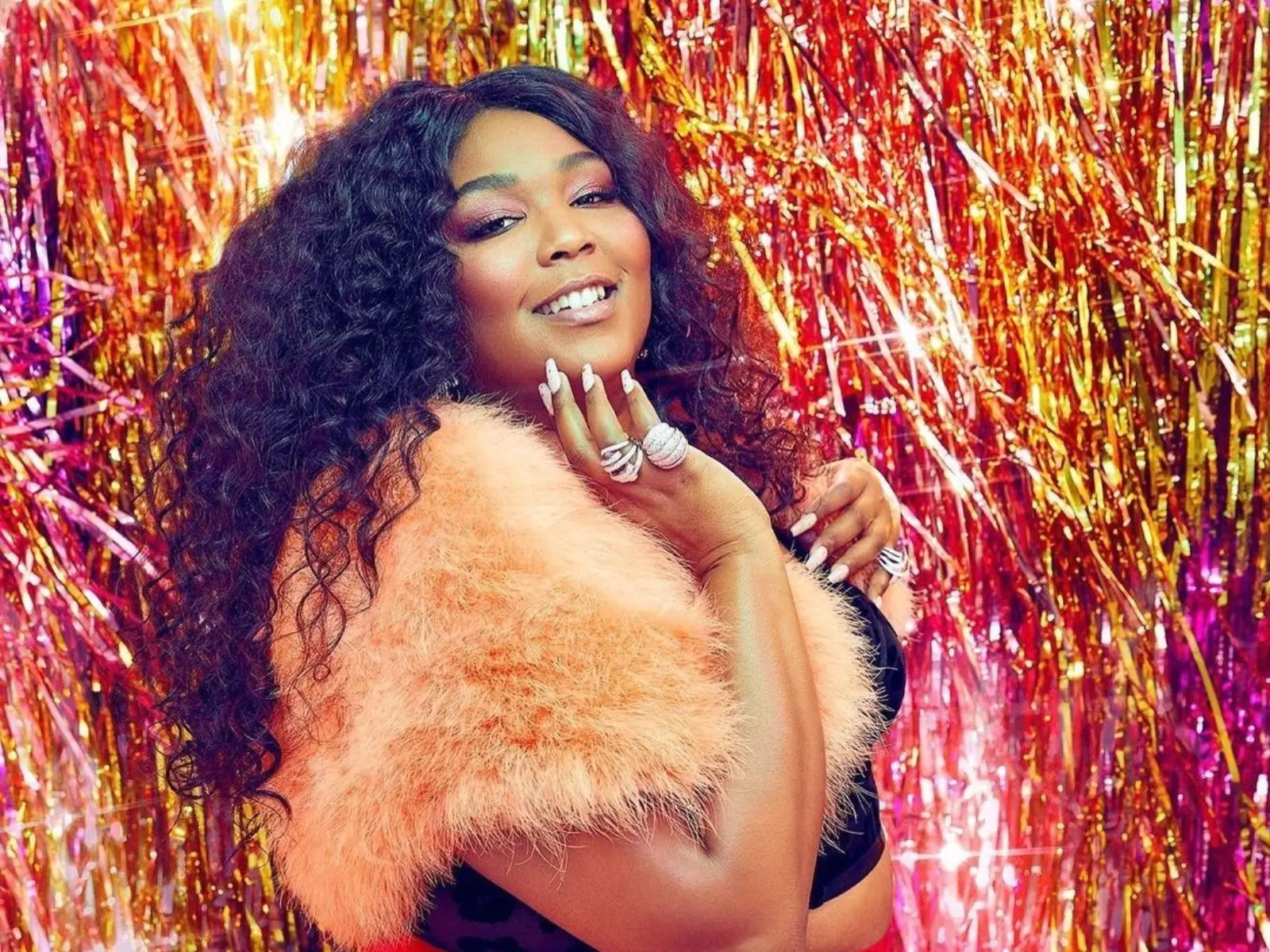 從饒舌歌手 Lizzo 的 8 個熱議事件，看看這位自信女神怎麼做到正能量爆棚！