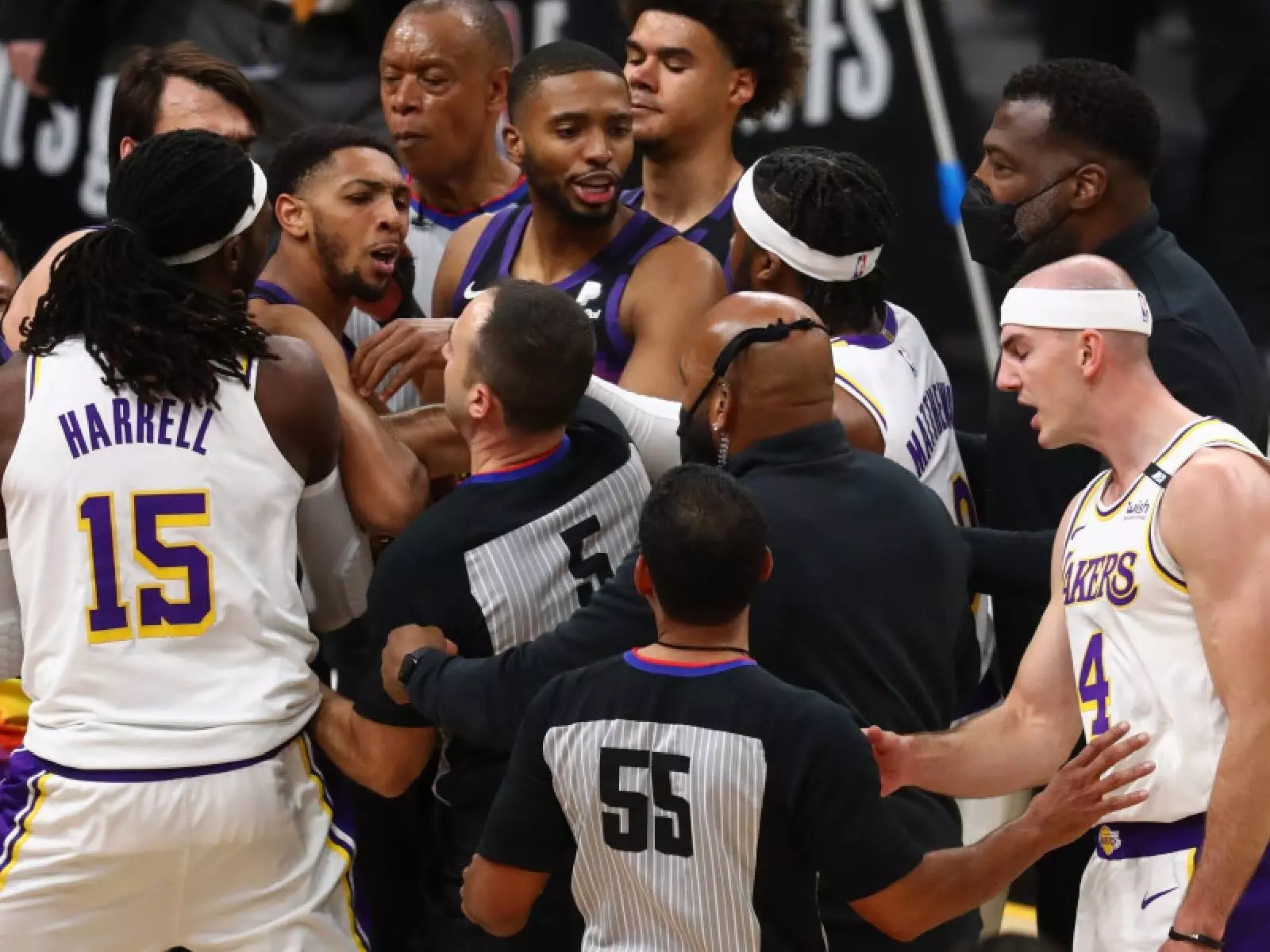 NBA／超激烈！湖人太陽之戰現場爆發衝突，「詹皇」LeBron 砍 18+7+10 還是輸...