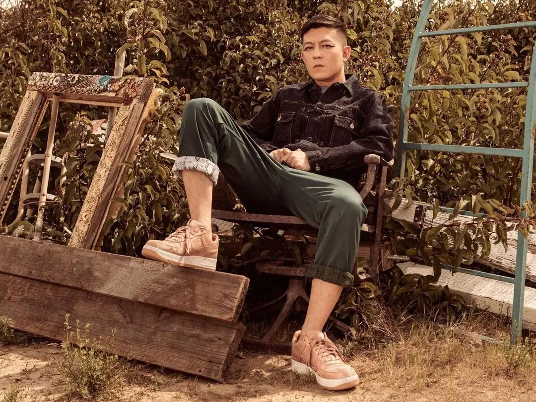 CLOT x Dr.Martens 最新聯名皮鞋「販售日期」、「高清美圖」一次公開，陳冠希更親自上腳示範！