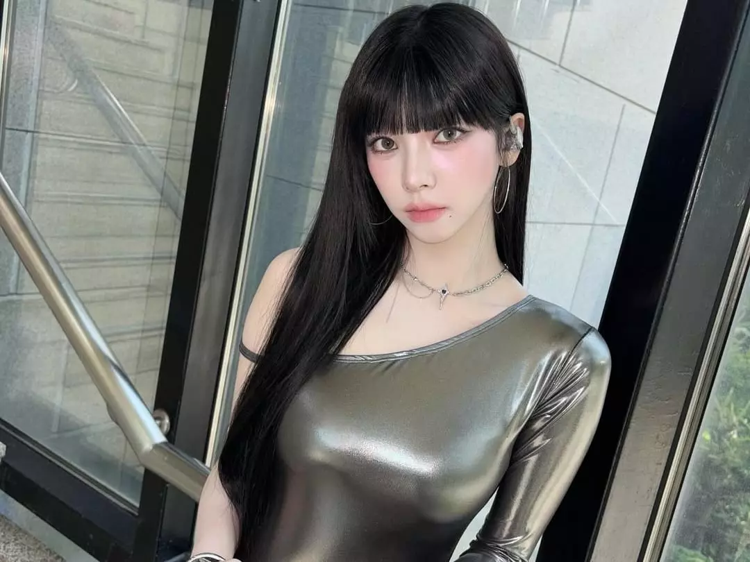 aespa karina 身高 167 公分、火辣三圍身材引熱議！人間 AI 臉、口罩身材⋯魅力關鍵曝光！