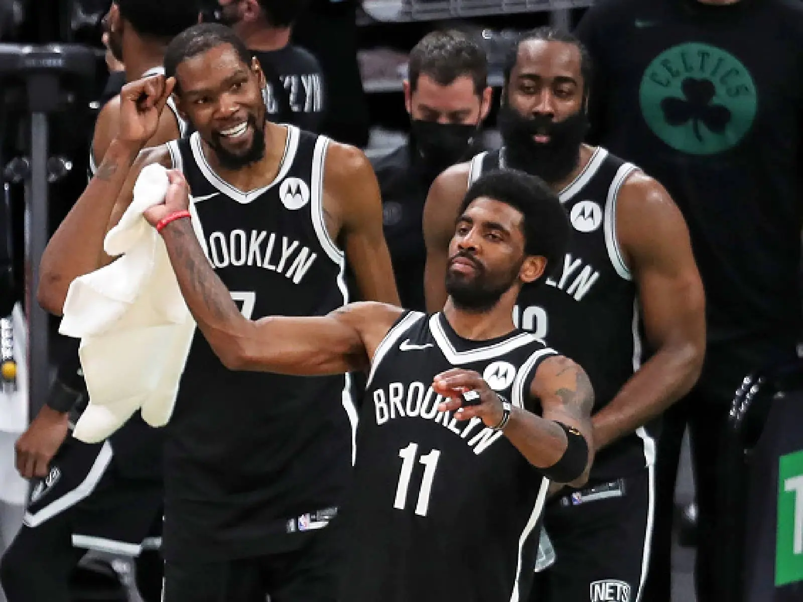 NBA／「宇宙網三人」創新紀錄晉級對決公鹿，哈登興奮說：我們是一支特別的團隊