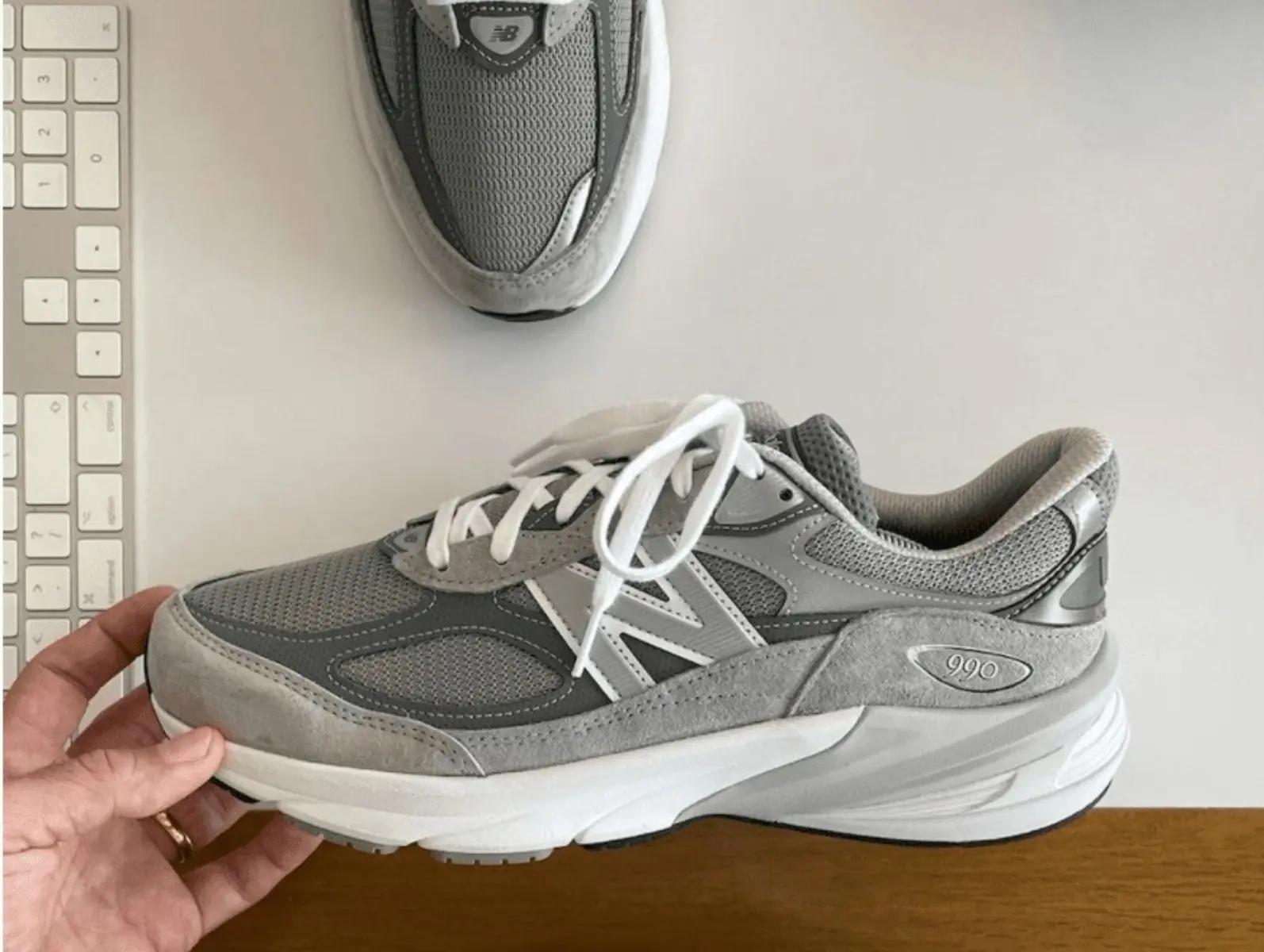 New Balance 990v6 最新鞋款曝光，首發元祖灰配色絕對讓你想一秒入手！