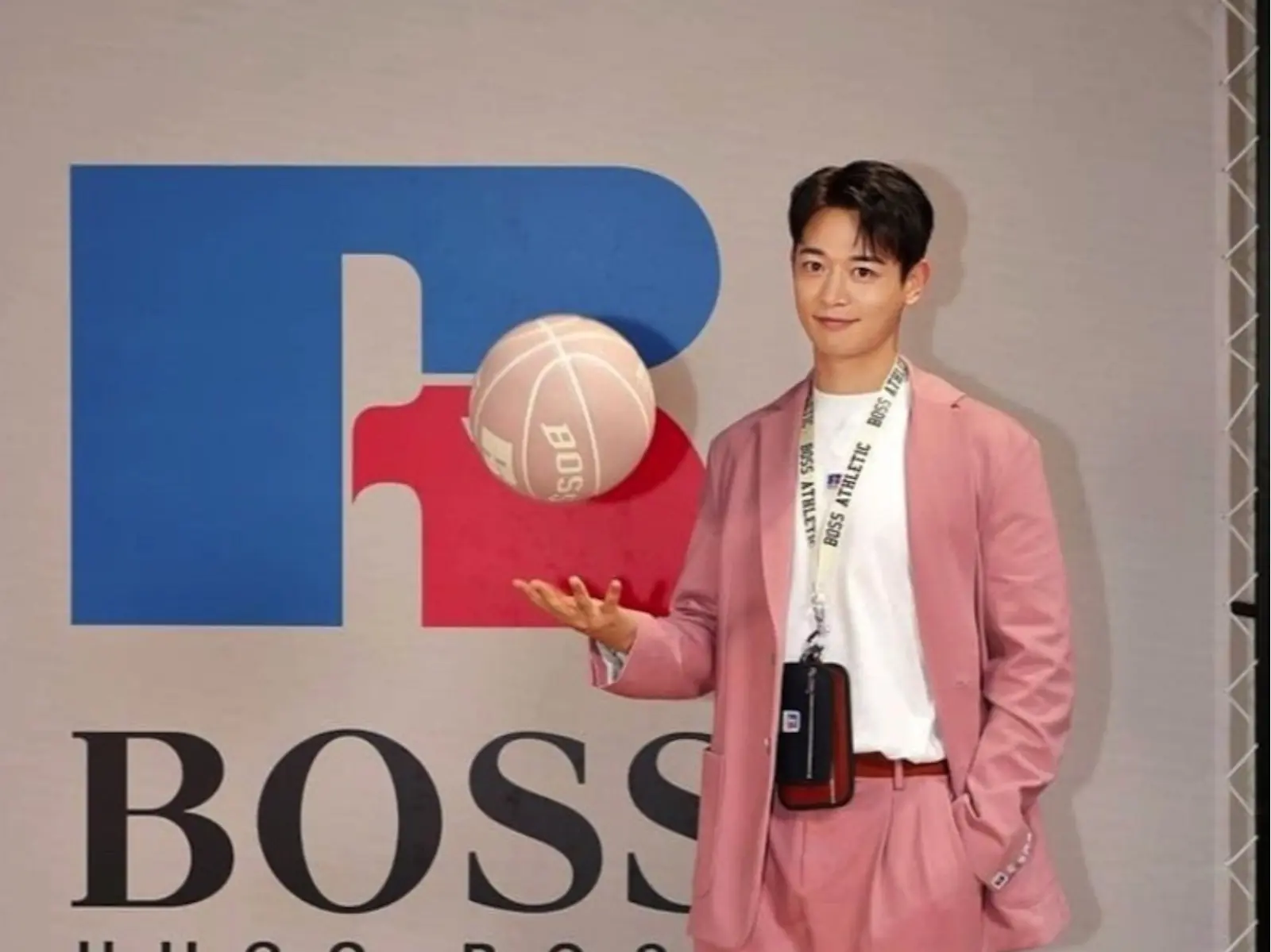 BOSS與美國百年運動休閒品牌Russell Athletic攜手打造限量聯名系列！
