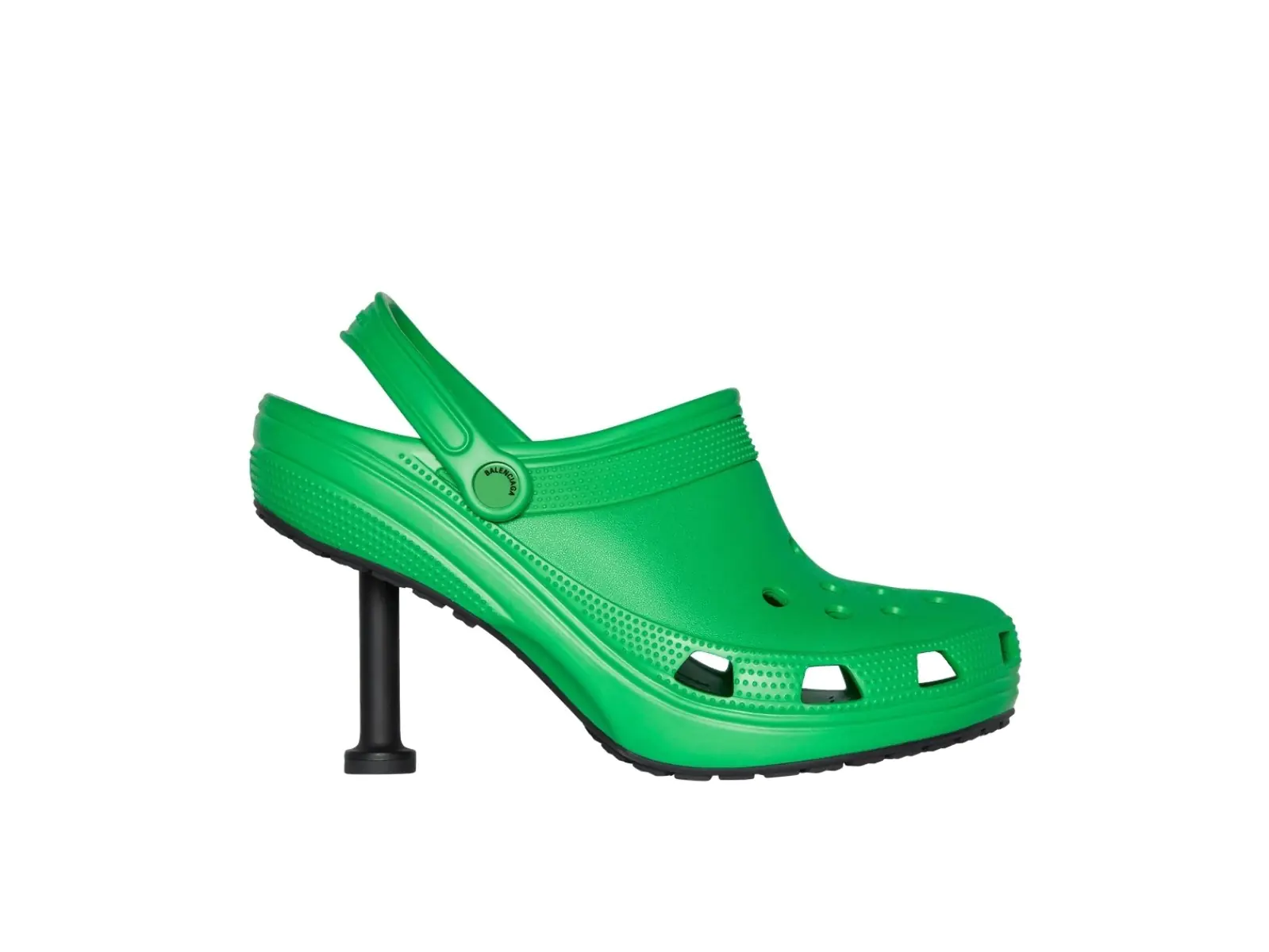 Balenciaga 2022 春季大秀打造最新「Crocs 聯名洞洞高跟鞋」，破萬醜鞋時尚迷買單嗎？