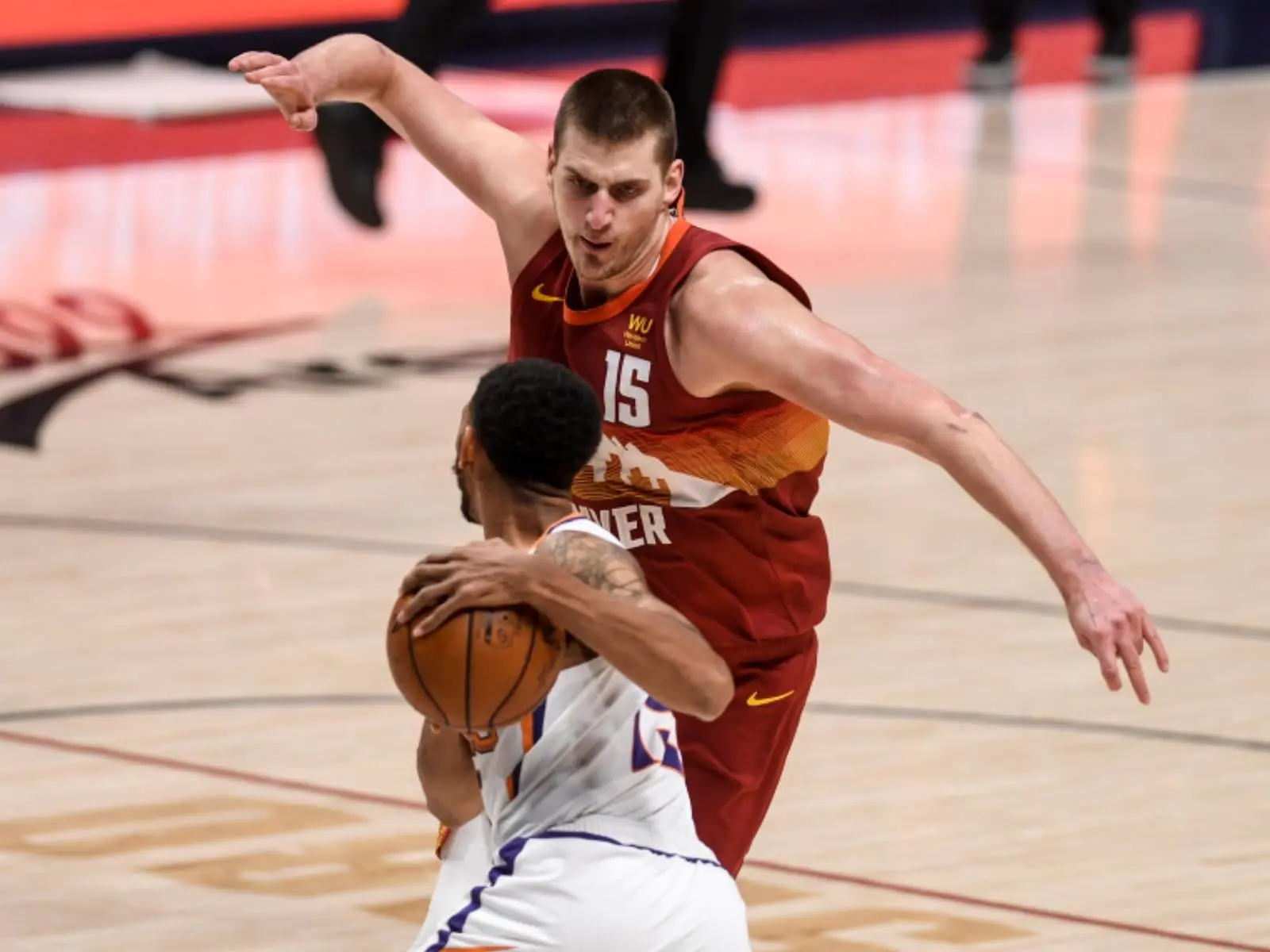 NBA／超扯判決！Nikola Jokic 成為 Curry 之後再有當季 MVP 被驅逐，小丑說：「我是想兇狠犯規」