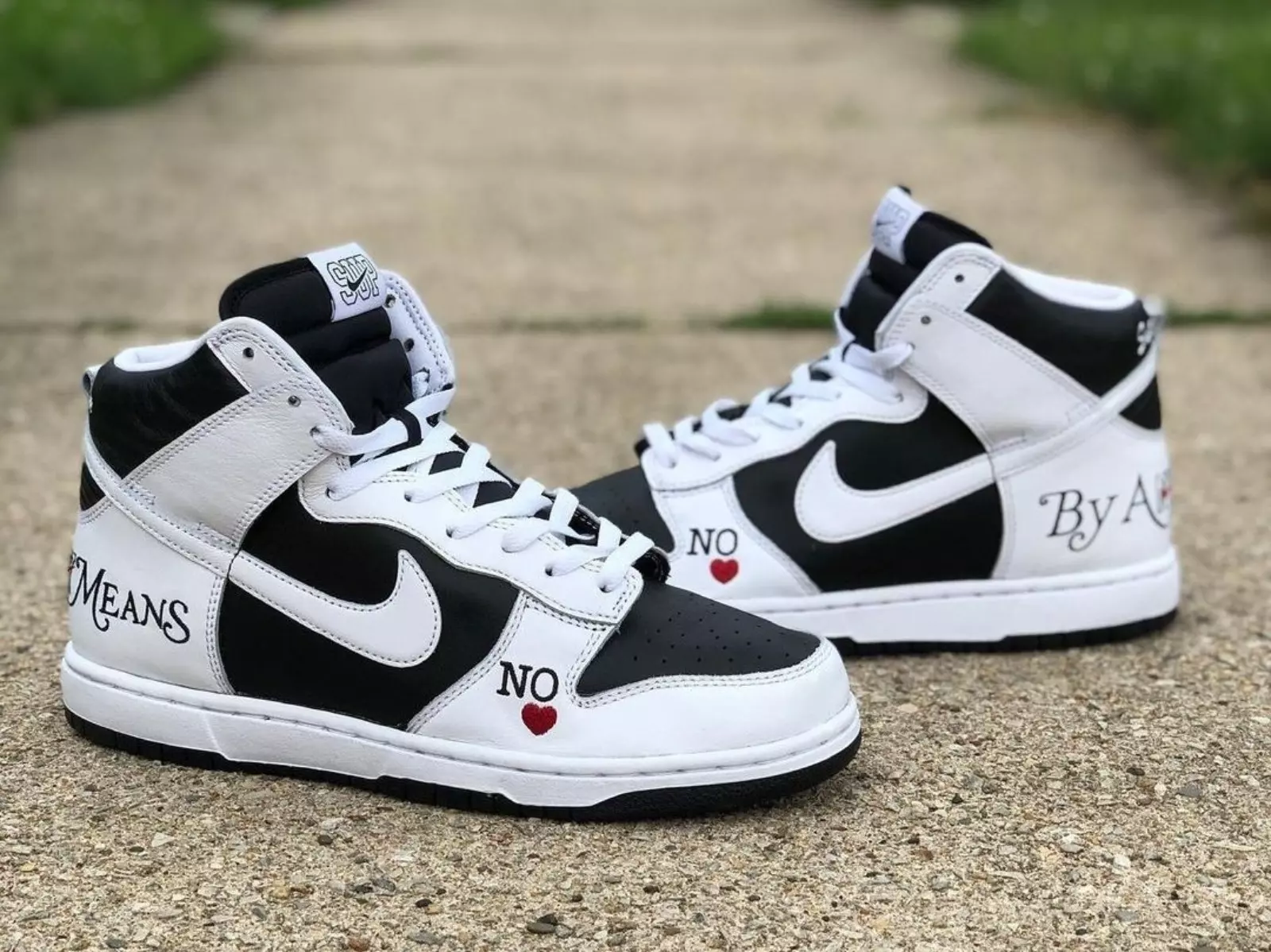 Supreme 攜手 Nike 再推全新 SB Dunk High，球鞋上的絕美細節直接挑戰 2021 鞋王代表！