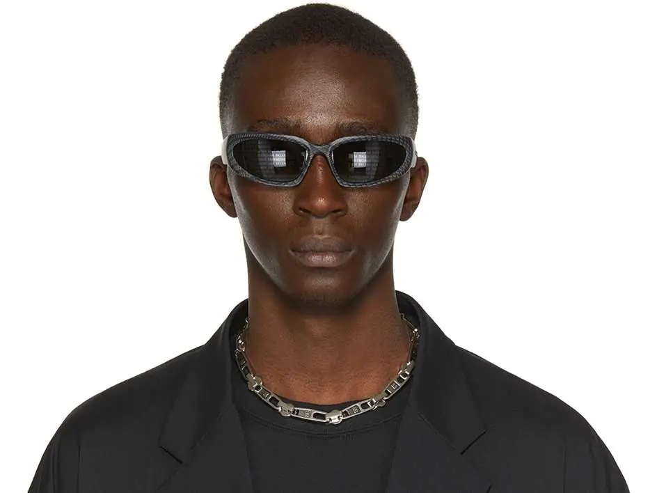 巴黎世家 BALENCIAGA 打造腦洞大開「拉鍊頭項鍊」，重點是一款竟要台幣 2 萬元！
