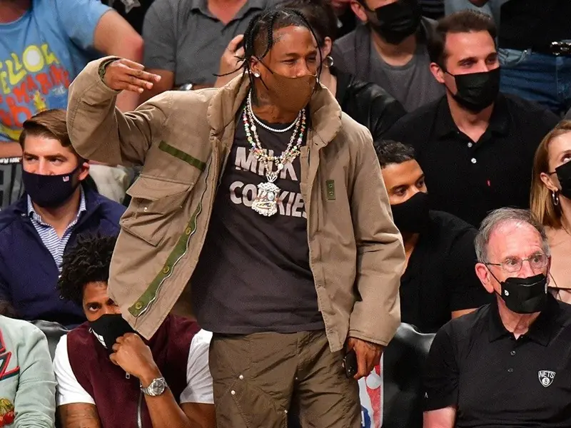 NBA／公鹿小編開酸！Travis Scott 揶揄 Giannis Antetokounmpo 走步影片登官方社群！