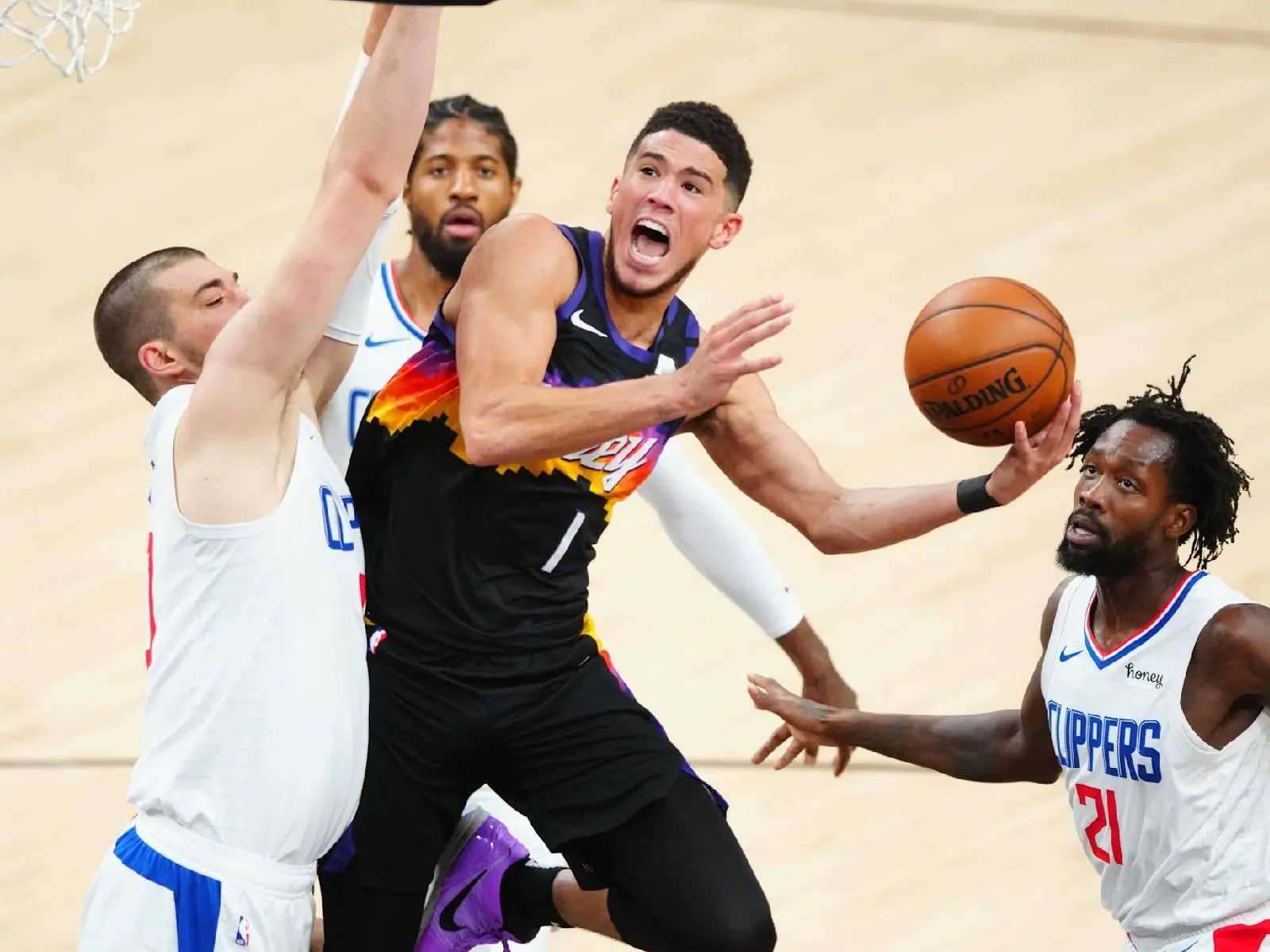 NBA／有神出沒！太陽少主 Devin Booker 上演「神之中距離」狂轟 40 分大三元，賽後和 CP3 快樂視訊！