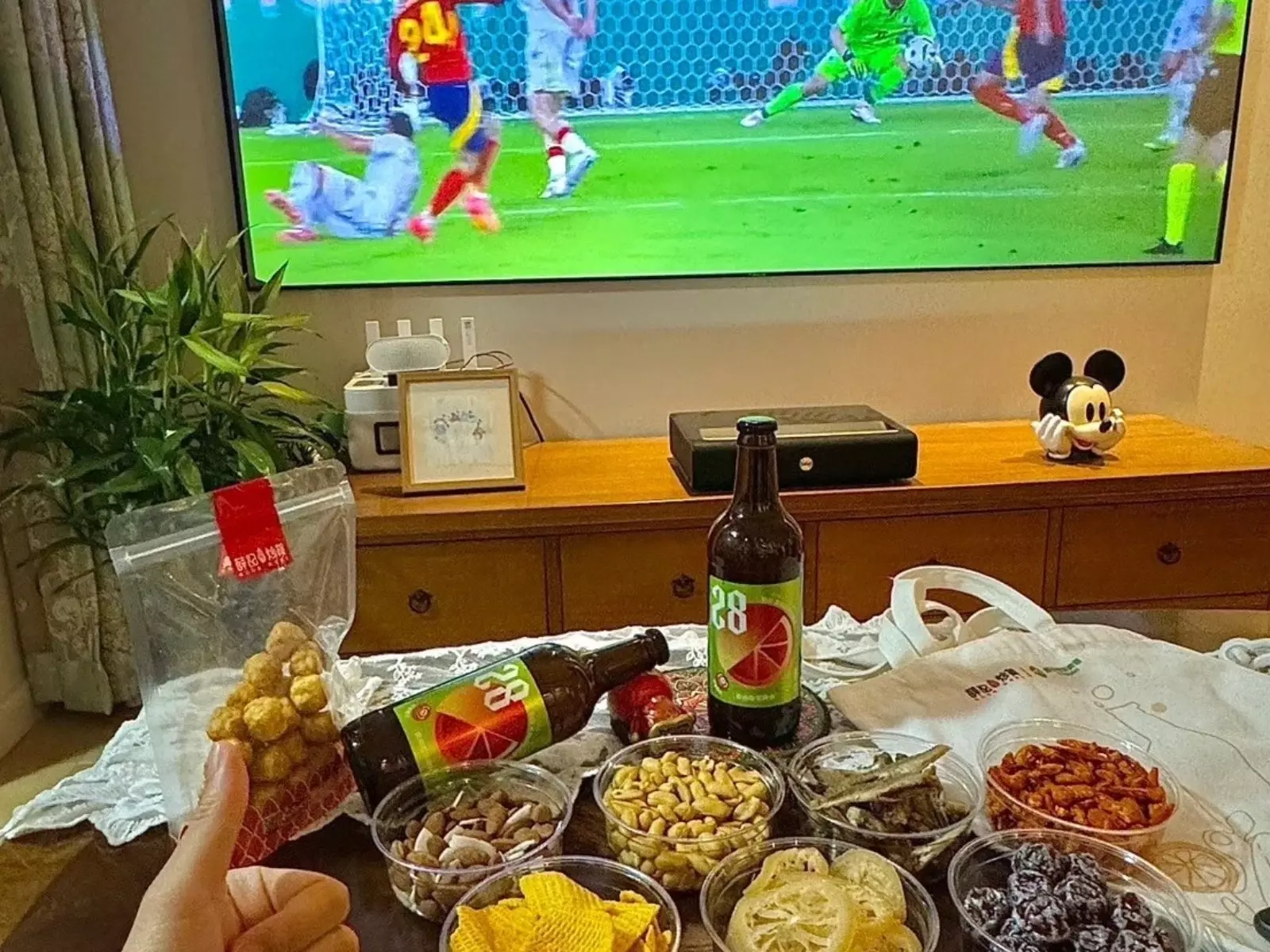 巴黎奧運／看賽事、追劇零食 10 款推薦：Pretzo 蝴蝶餅、健司脆雙菇⋯涮嘴到停不下來！