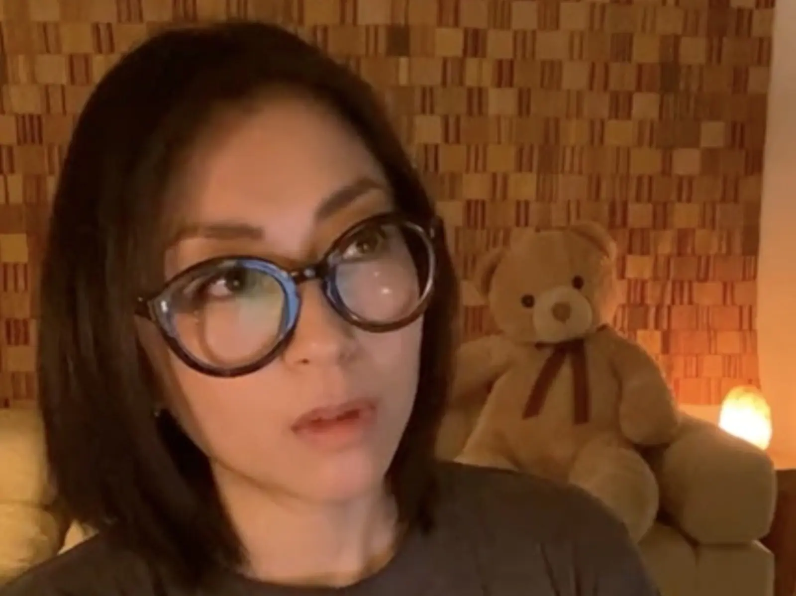 被稱為小姐很不舒服！日本樂壇天后「宇多田光」出櫃，宣布自己是非二元性別者！