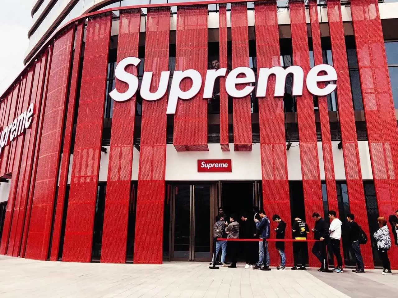Supreme Italia 將支付「天價賠償金」及「主腦入獄」，法官稱：「劫持 Supreme，並厚顏無恥抄襲！」