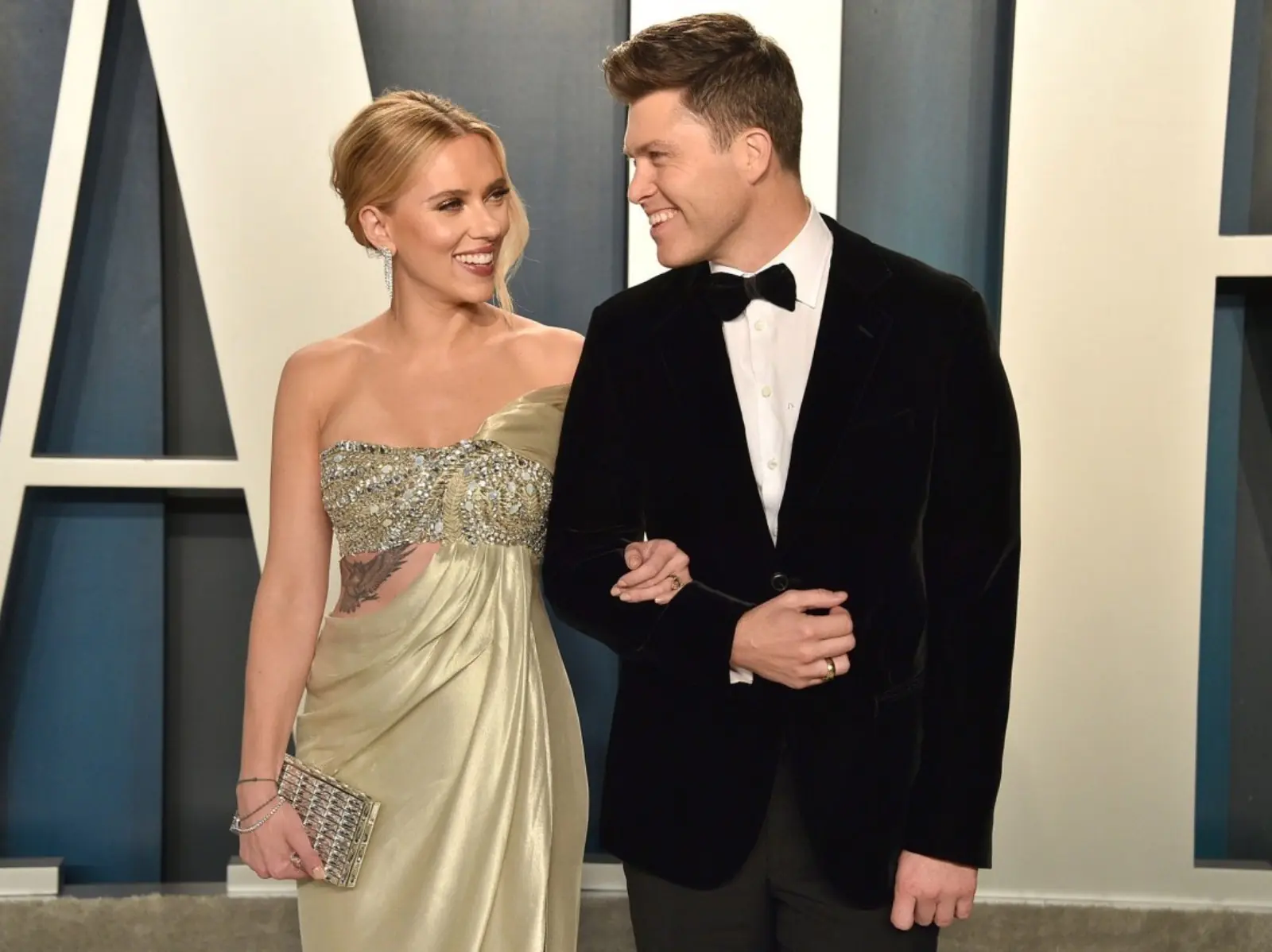 「黑寡婦」史嘉蕾喬韓森懷孕了，與帥哥老公 Colin Jost 迎接第一個小孩！