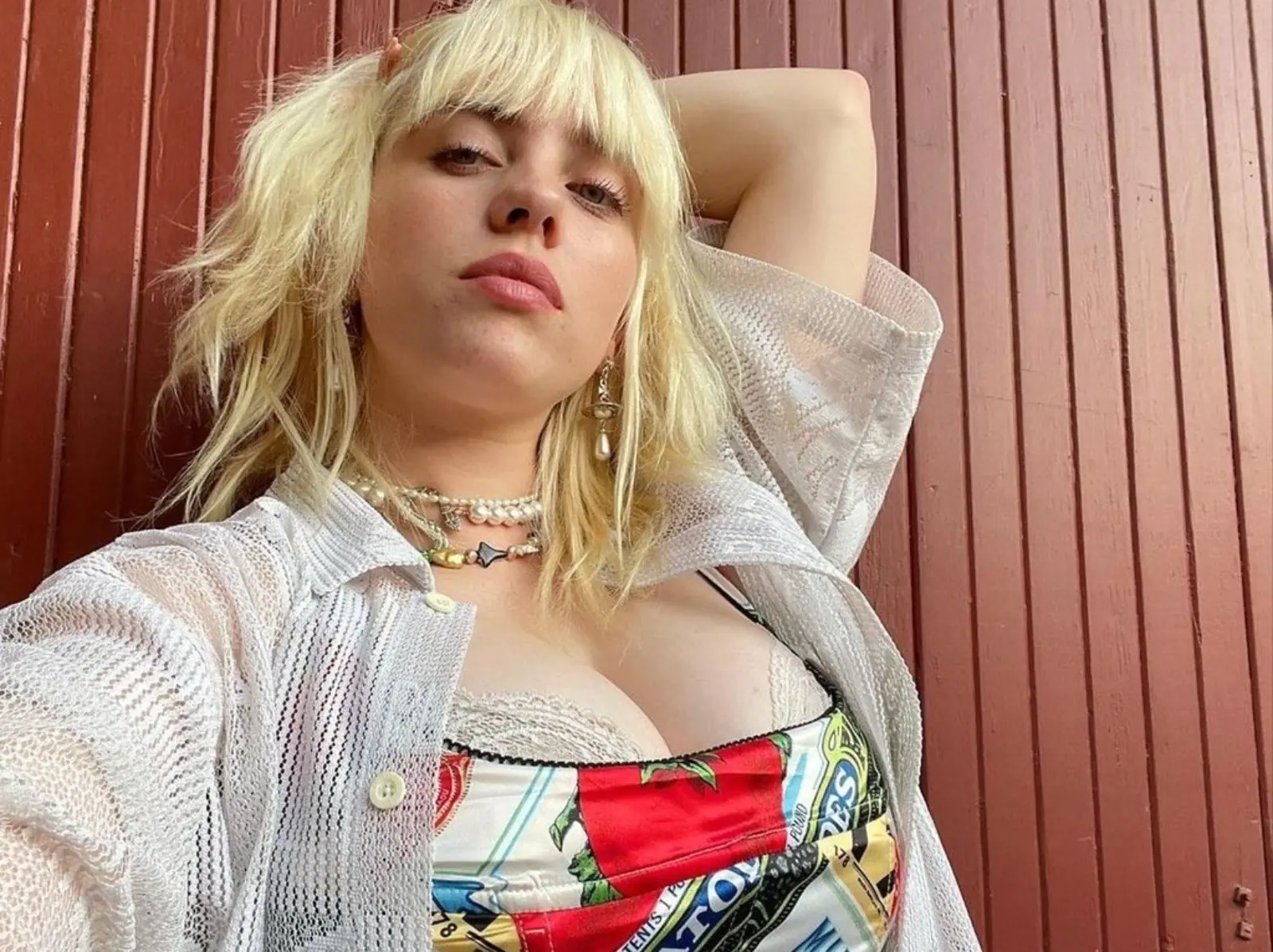 被網友指「音樂逐漸過氣」！Billie Eilish 親自回嗆：老娘胸部都比你大！