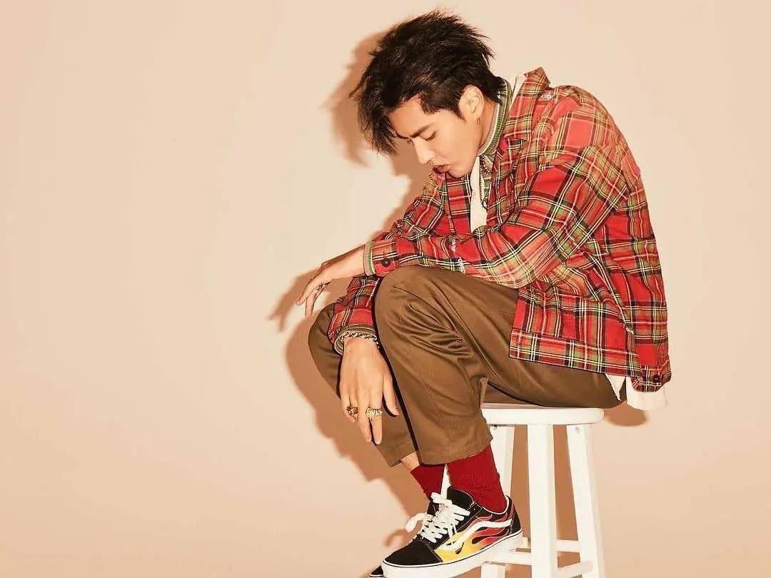 吳亦凡 Kris Wu 頻繁上腳的 Vans 也是你的最愛？肯爺、Travis Scott 等鞋頭也親自認證！