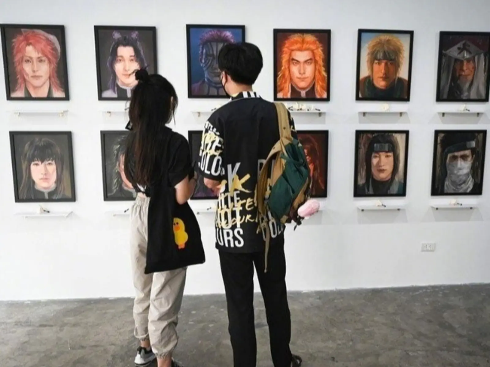 22 歲泰國藝術家舉辦個展，悼念 《鬼滅之刃》、《進擊的巨人》⋯50 個日本動漫「死亡角色」！