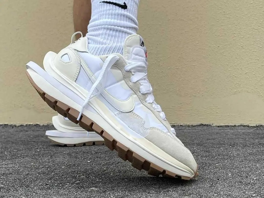 Sacai 聯名、New Balance 等 5 款「必入手麂皮球鞋」推薦，就算超難保養還是每雙必買爆！
