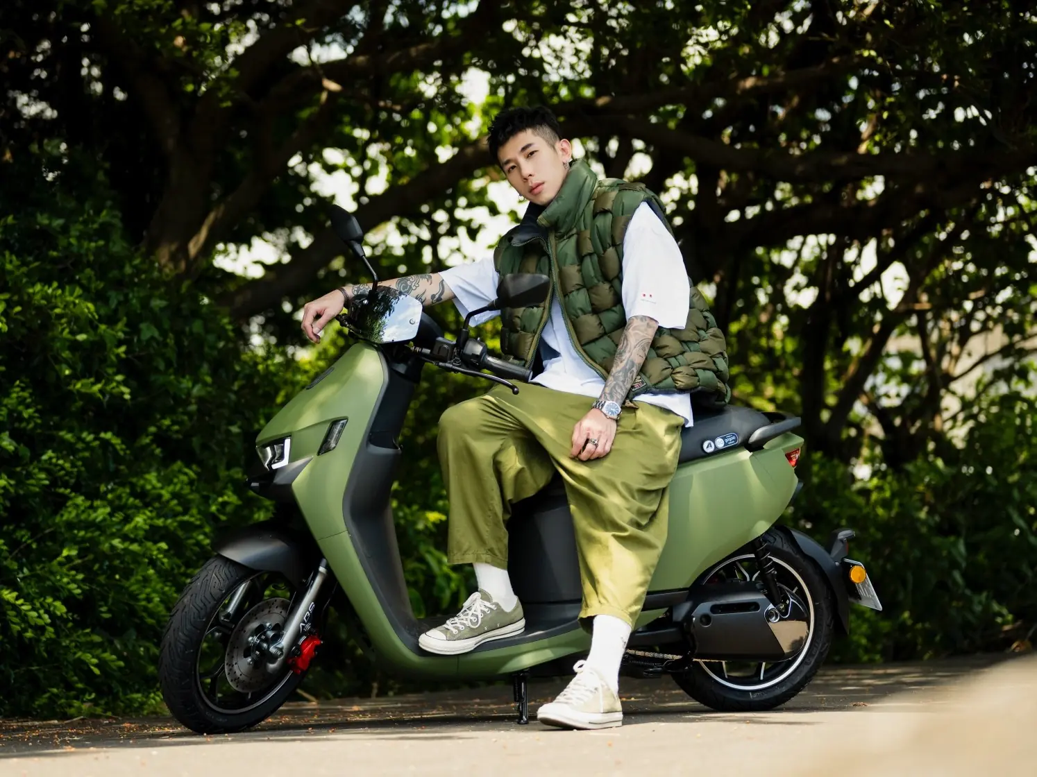 連他都在騎，你還在考慮啥 !?「這款神車」內外兼修，在都會中完美釋放你的狂野靈魂！