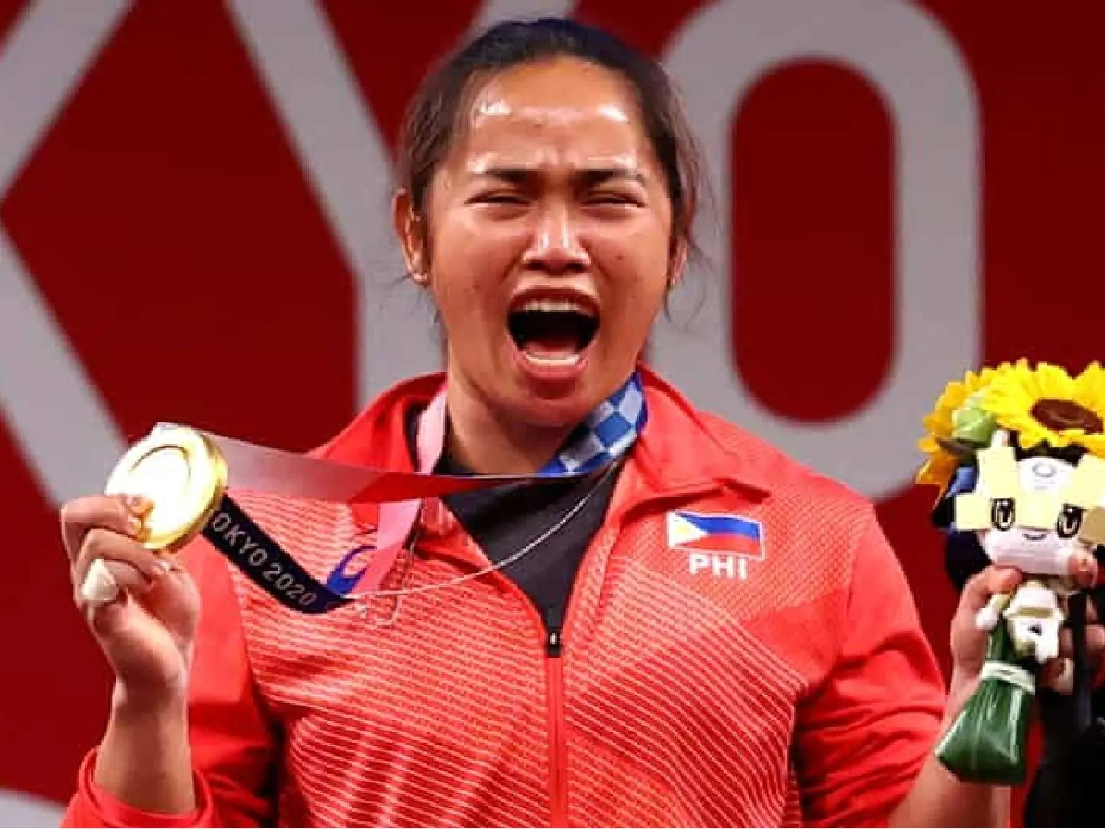 東京奧運／菲律賓選手 Hidilyn Diaz 拿下國家第一面金牌！獎勵 3000 萬、終身加油免費～