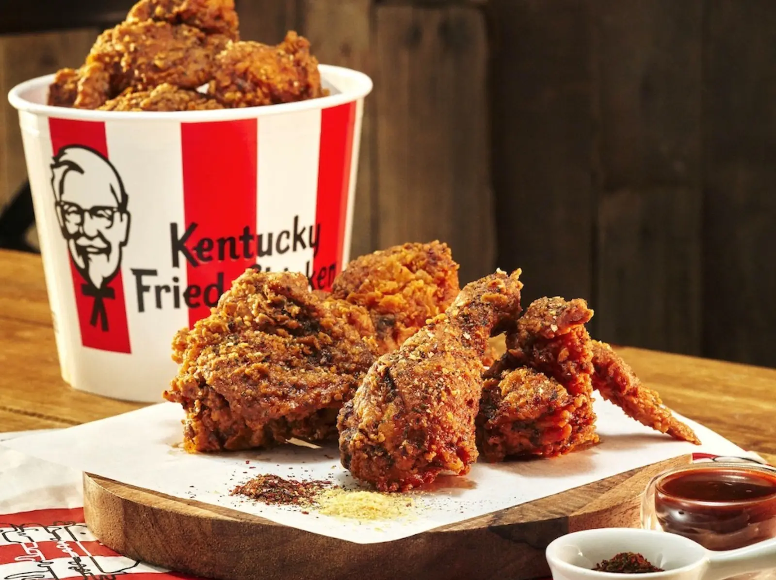 KFC × 王品青花驕聯名「青花椒香麻脆雞」新品推薦，麻辣鍋口味的炸雞越吃越上癮！