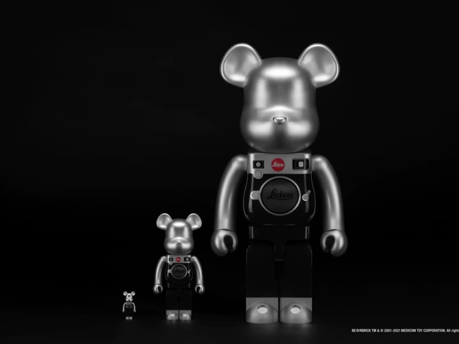 LEICA x MEDICOM TOY 推出聯名 BE@RBRICK，滿滿的細節讓萊卡相機迷一定要收藏！