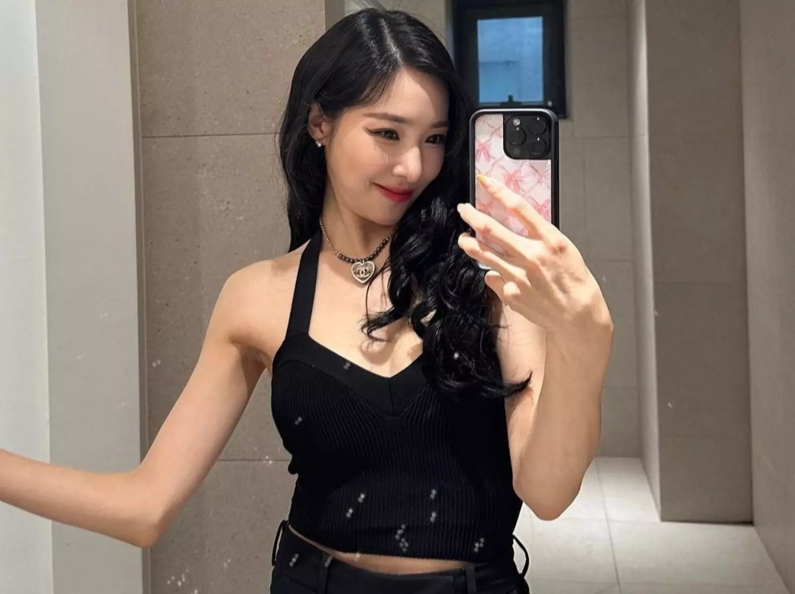 少女時代 Tiffany Young 台灣見面演唱會登場！身高 163 公分 IG 穿搭靠這 10 樣單品自帶女神光環！