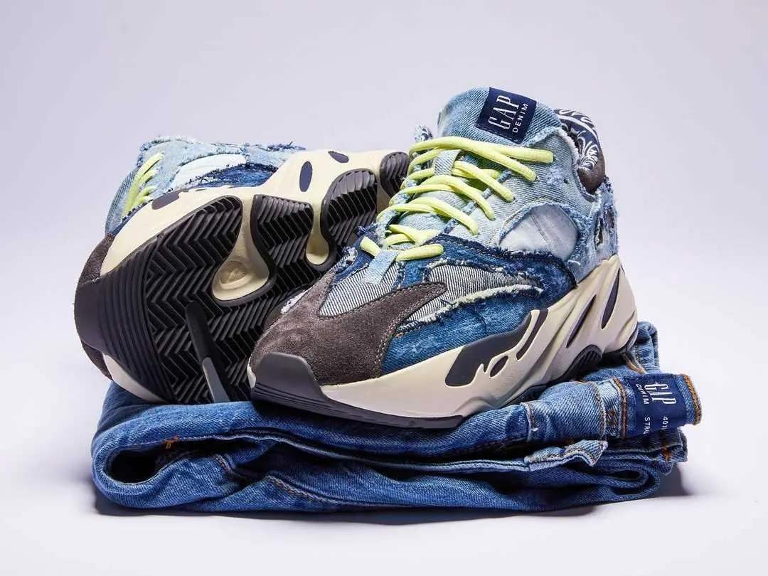 adidas Yeezy Boost 700 