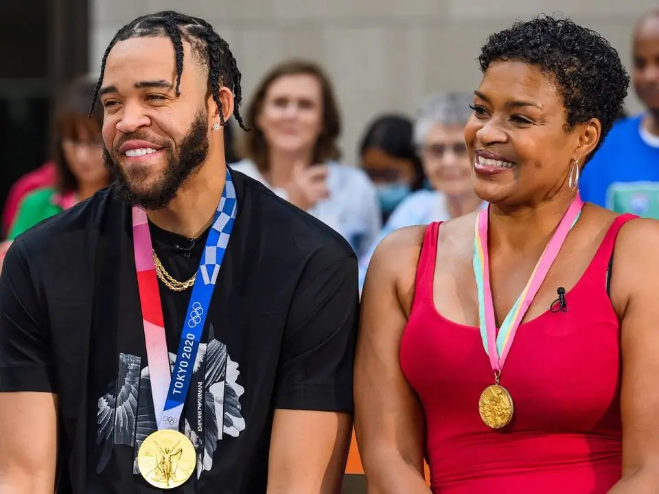 NBA／JaVale McGee 親媽爆料兒子會認真打校隊，只因為可愛妹妹都跟球員約會！