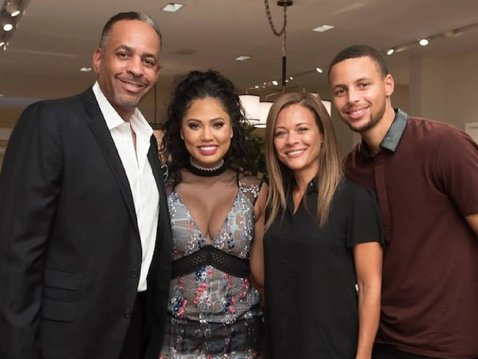 NBA／Stephen Curry 父母協議離婚，結婚 33 年後：「過去一年試了分居，現在決定結束婚姻」