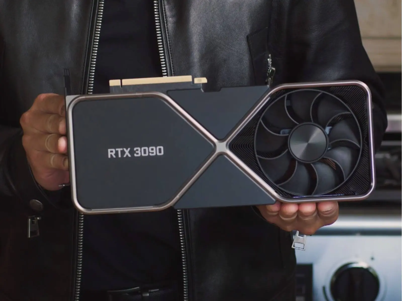 買 Nvidia RTX  顯卡使用飆到 110 度，網友拆開驚現裡面有「用過的套套」？！