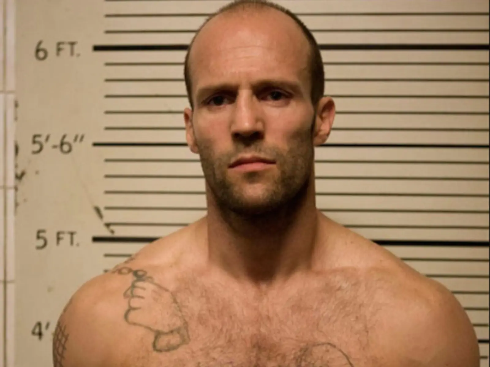 回顧《浴血任務 4》傑森史塔森 Jason Statham 巔峰期：從古怪 MV 小角色 ，如今成玩命系列御用演員！