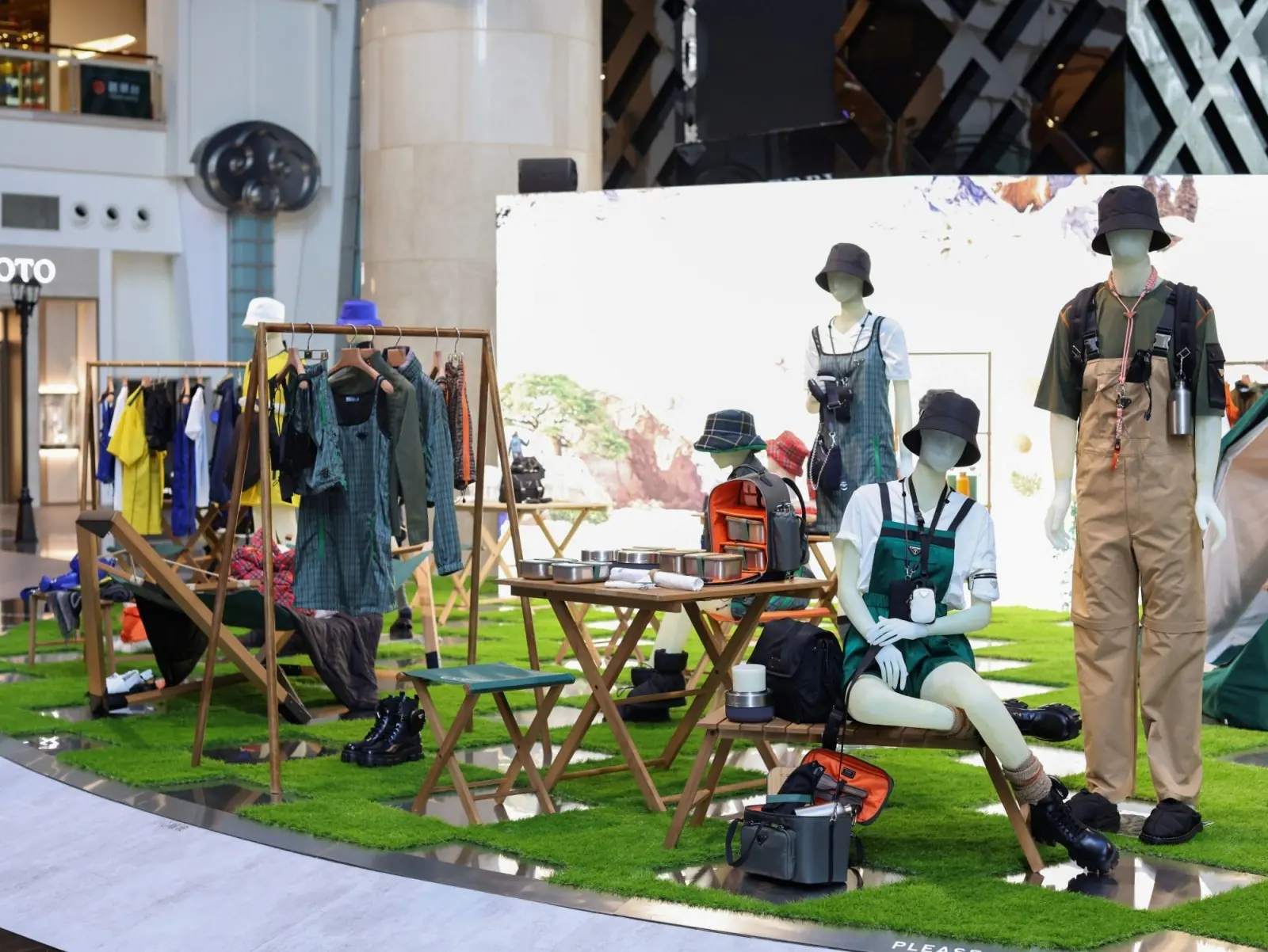 就算是戶外運動也要成為焦點！Prada Outdoor快閃店獨家登陸台北101購物中心