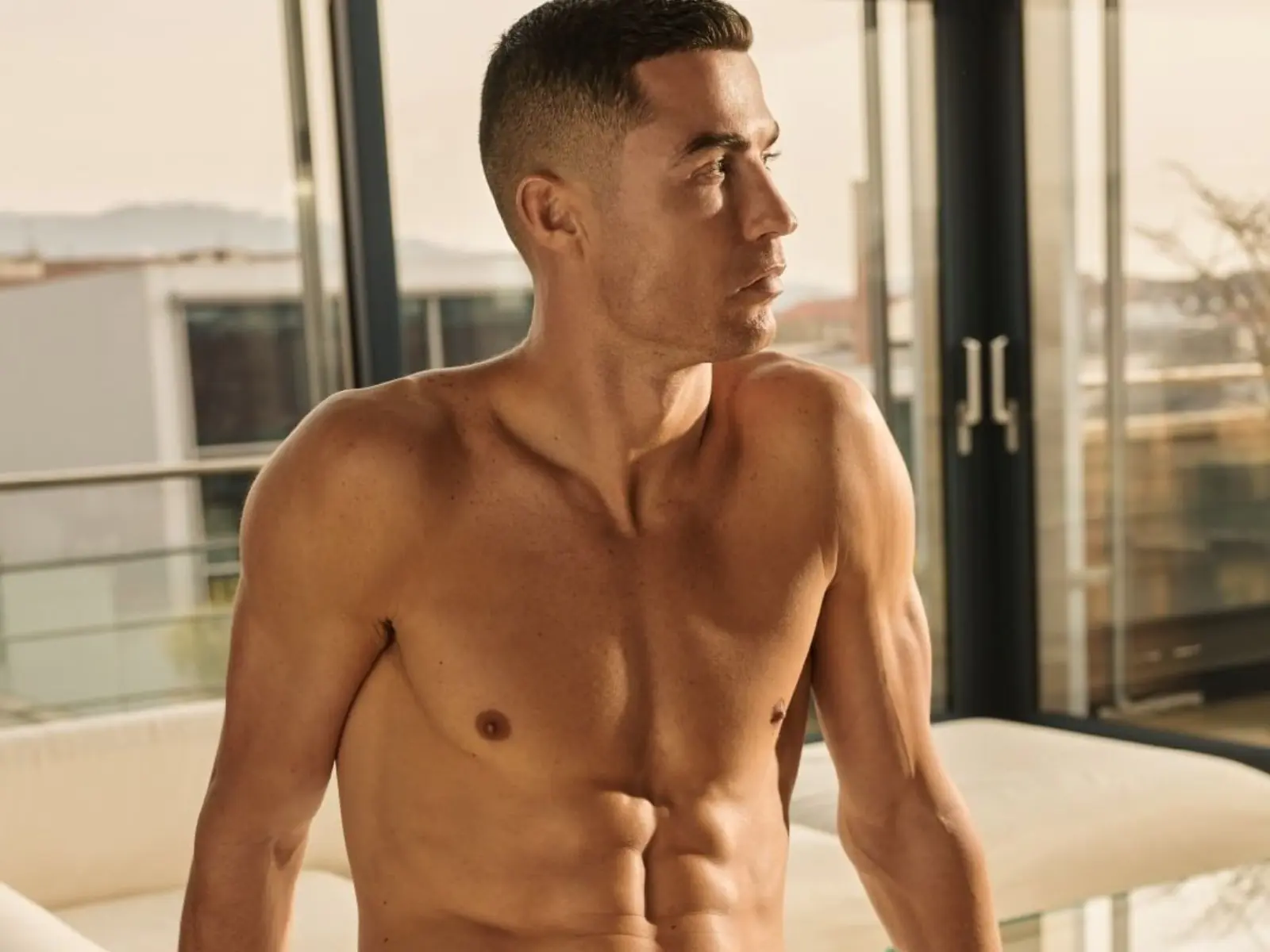 回顧 C 羅 Cristiano Ronaldo 顏值巔峰：越老越帥的保養秘訣竟靠這招？