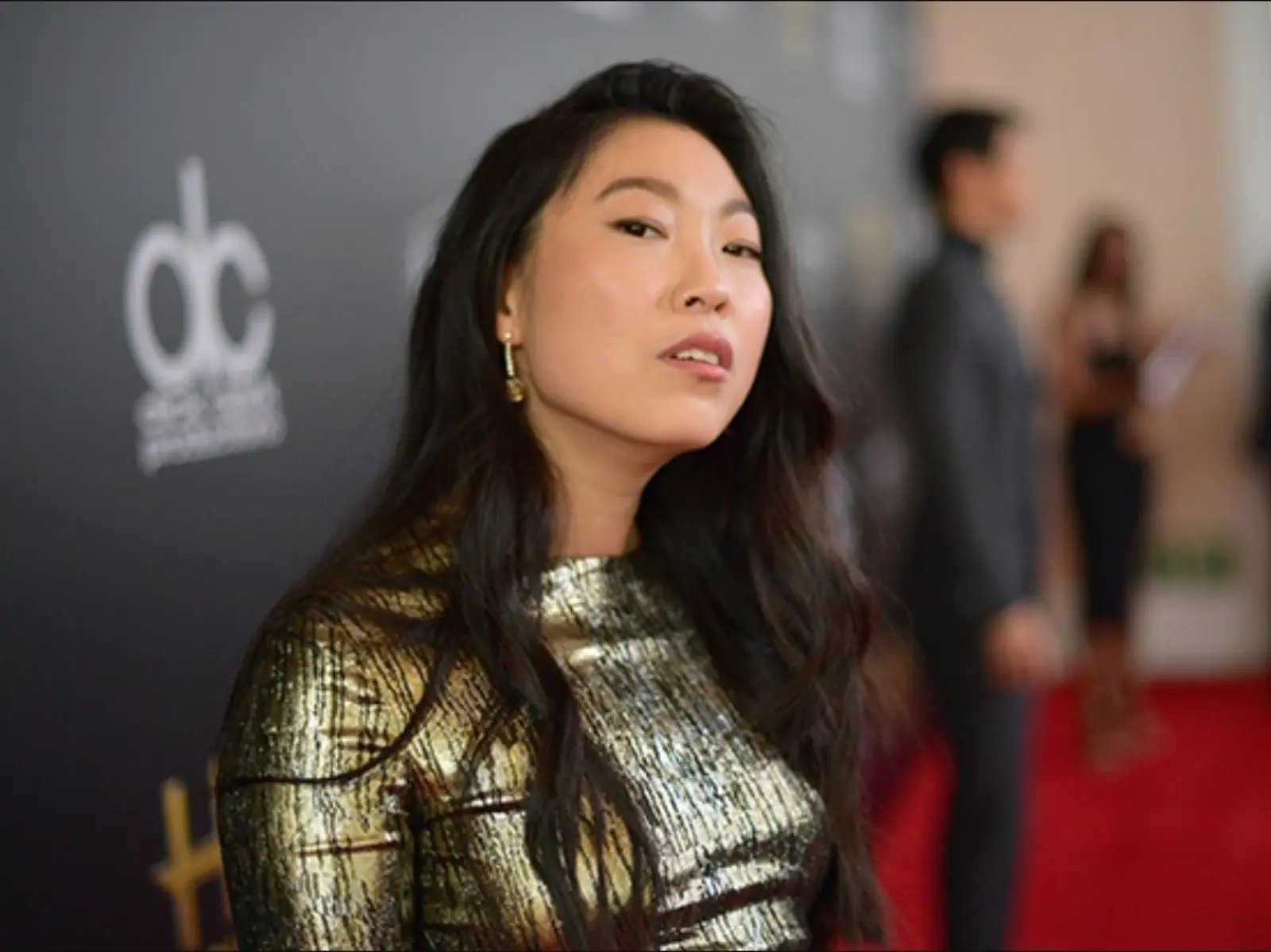 《尚氣》女主角 Awkwafina 不介意被網友嫌醜：「我就是喜歡逗人笑！」