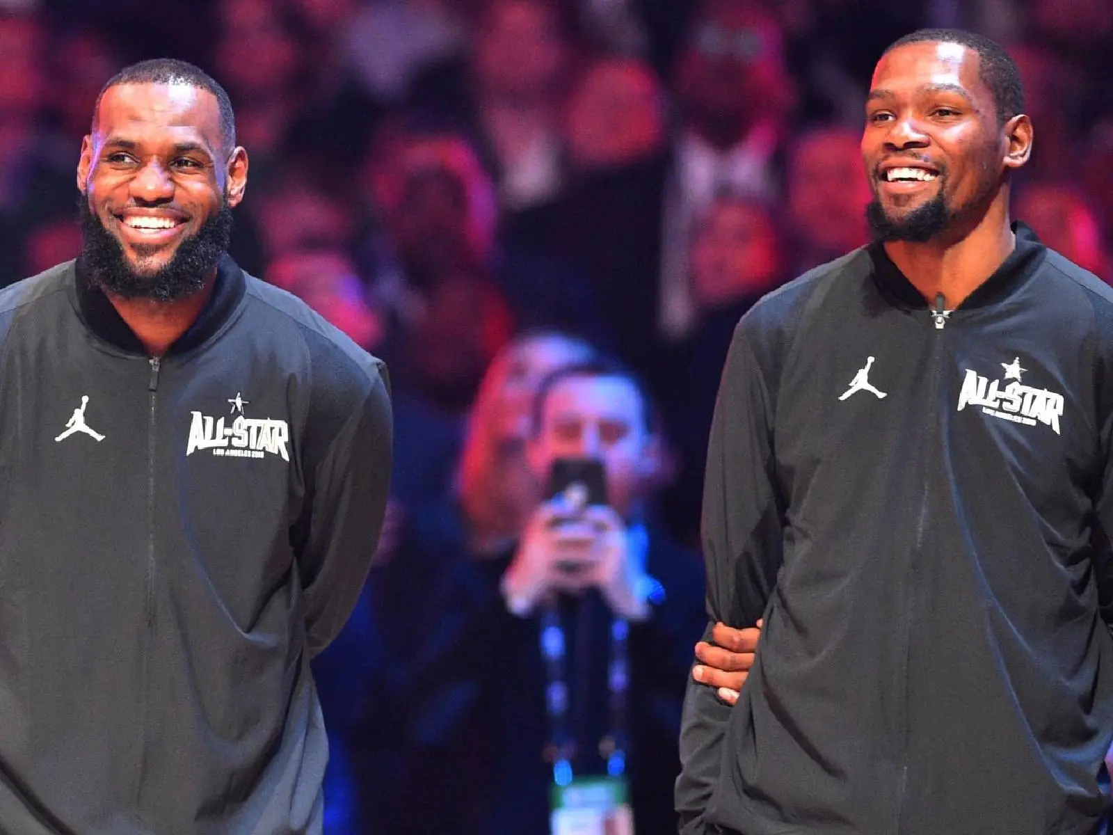 NBA／詹皇、KD 不適合肌肉對抗？怒吼天尊開示：「兩人在我打球年代不會像現在這樣成功」！