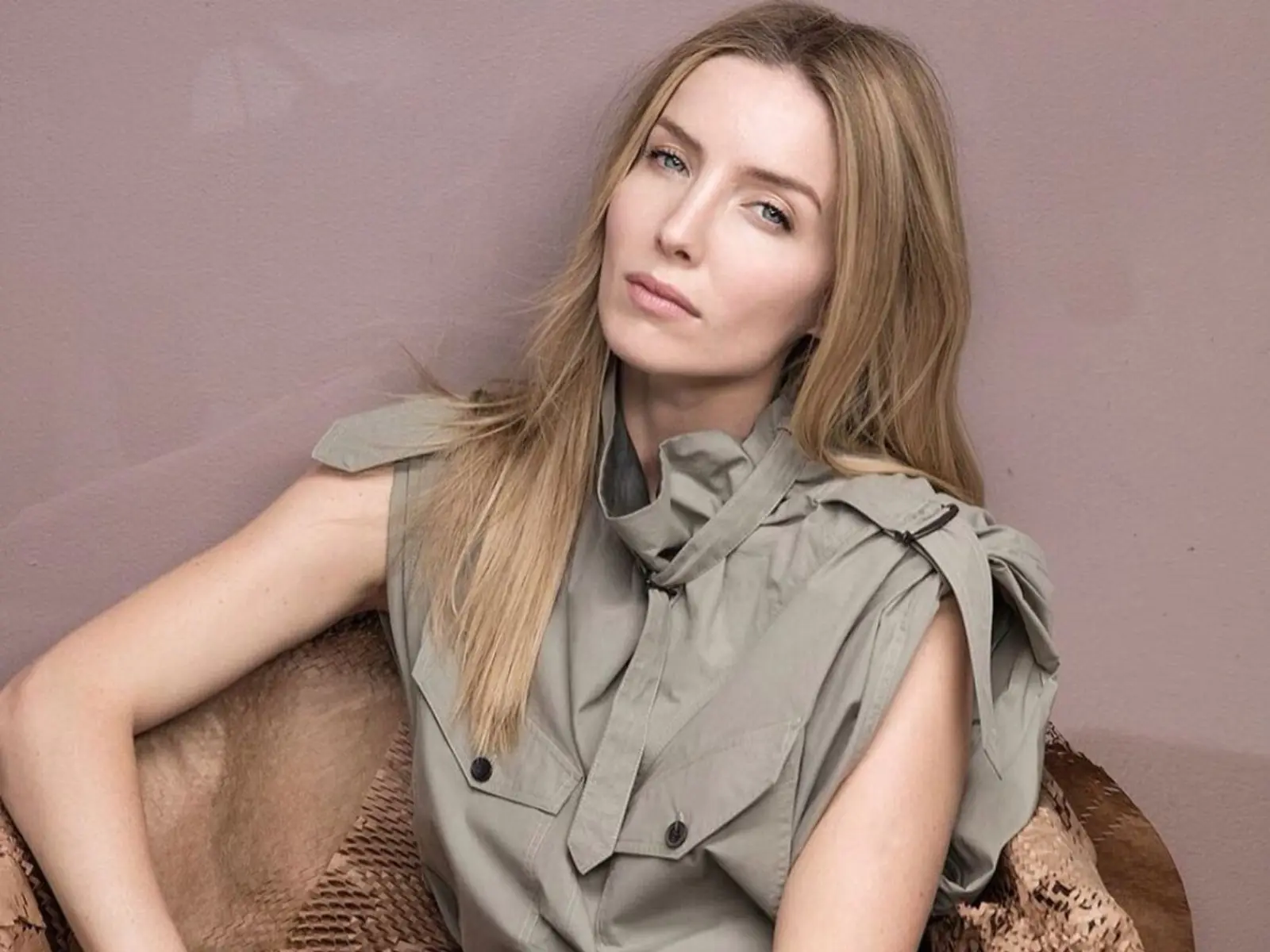《疾厄》安娜貝爾瓦莉絲 Annabelle Wallis 也太正～37 歲美艷動人，全靠 3 招保養技巧！