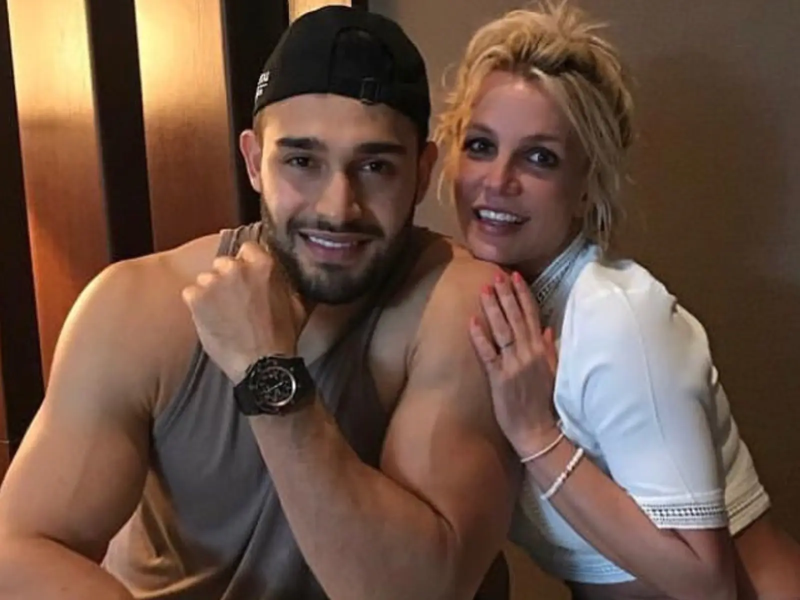 小甜甜布蘭妮小 12 歲男友 Sam Asghari 勇猛肌肉引熱議！4 招鍛鍊技巧大公開～