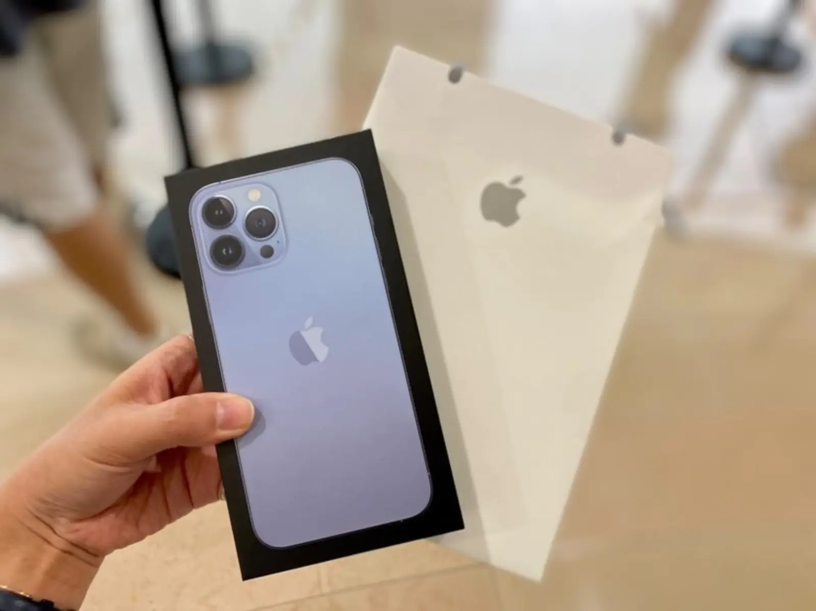 Apple iPhone 13 正式開賣，同時傳出 AirPods 3 將有望在 2021 年底登場！