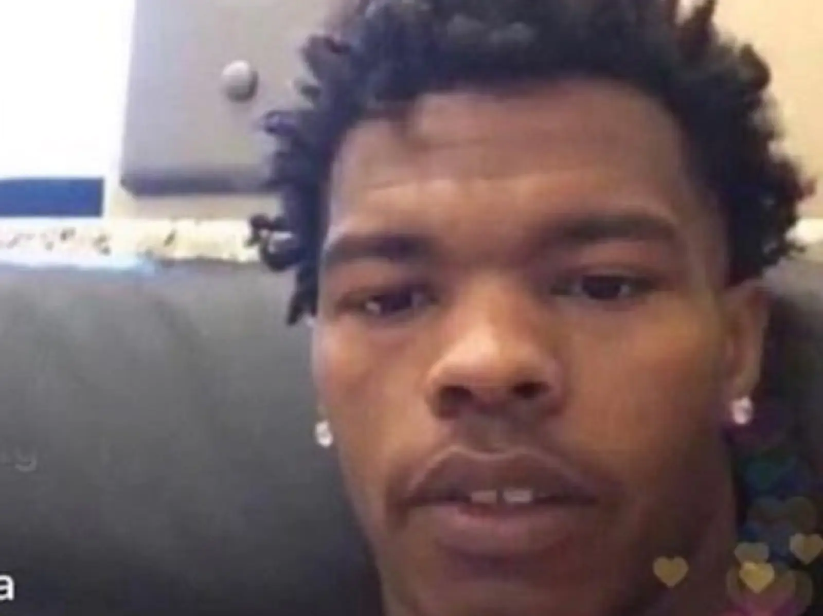 饒舌歌手 Lil Baby 抱怨「賣力演出歌迷只扔 2 胸罩」，網友要他：先照照鏡子吧！