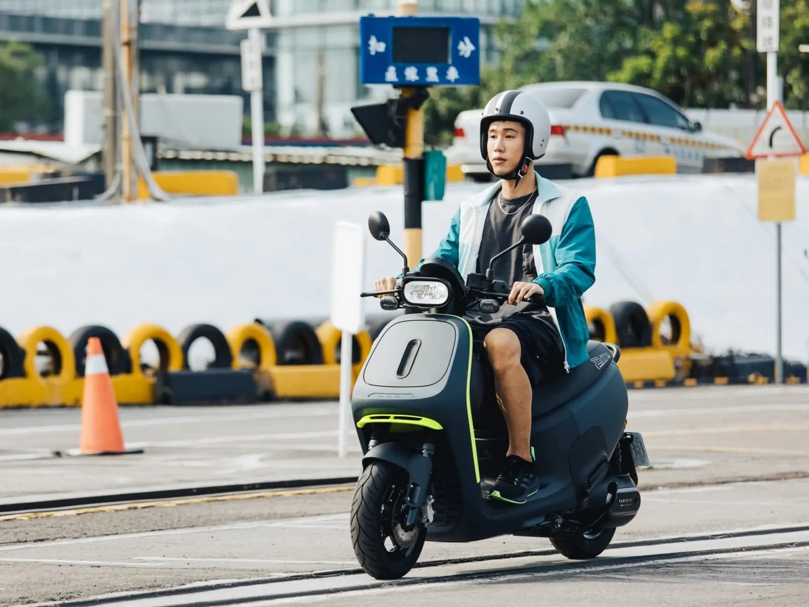 駕照考  N  次通通敗在「他」？ 「考照神器」 Gogoro 幫你搞定大魔王直線七秒！