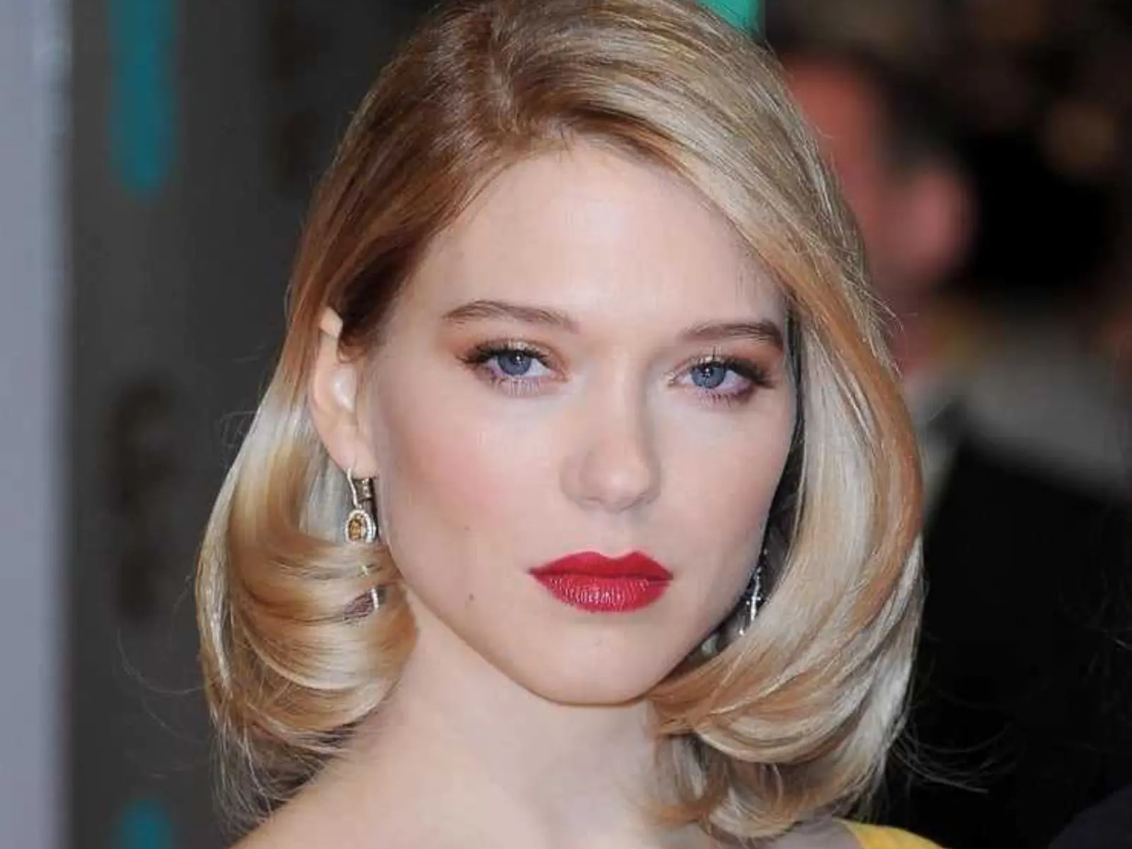 《007 生死交戰》蕾雅瑟杜 Lea Seydoux 的美豔長相，全靠 4 招保養技巧輕鬆維持！