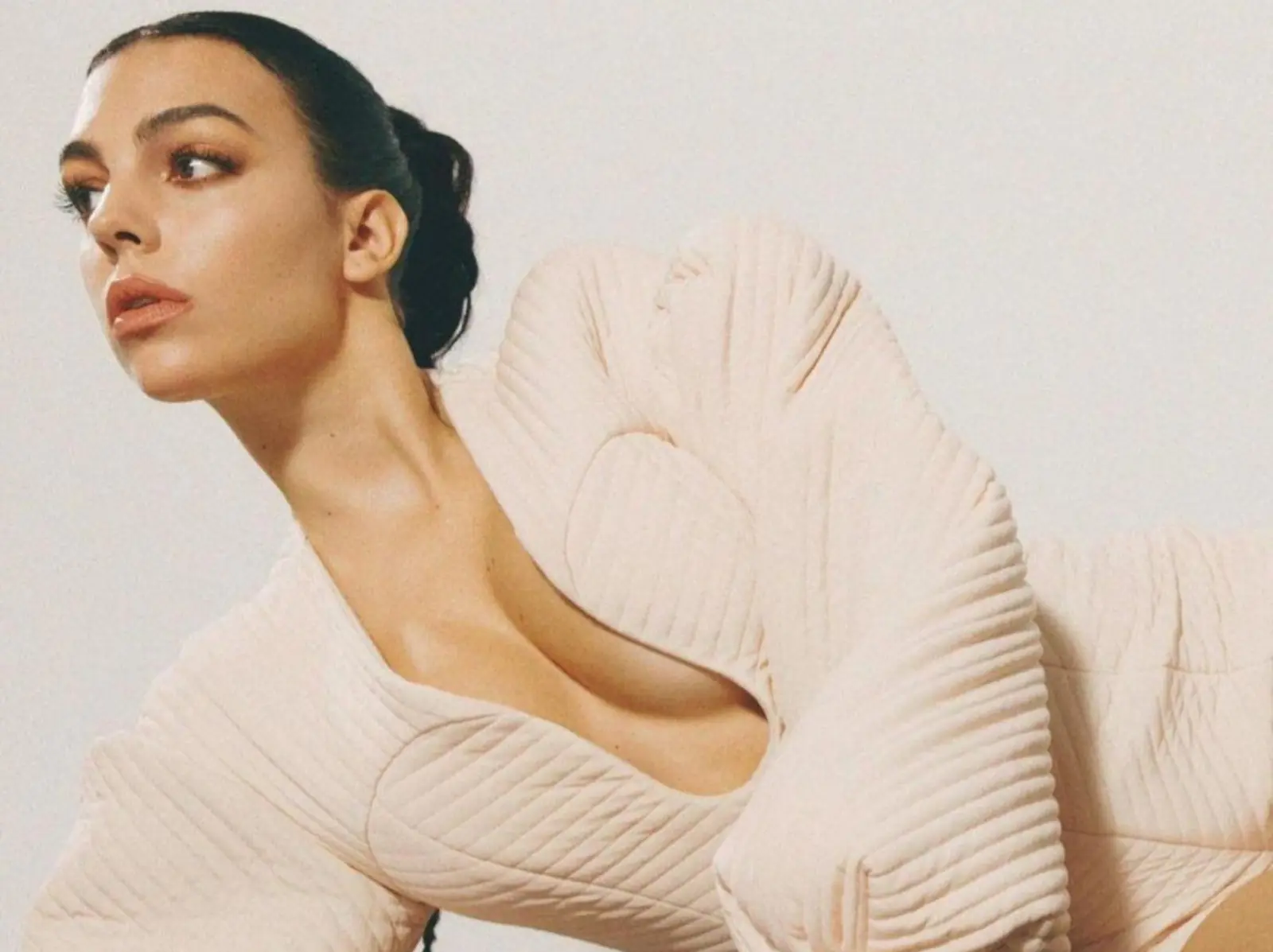 卡達世界盃／C 羅女友喬治娜 Georgina Rodriguez 的火辣身材，全靠 3 招美體保養達陣！