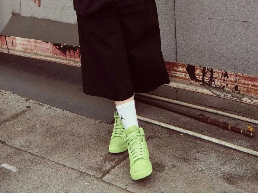 Billie Eilish、CLOT x Sacai 等 5 款 2021 必入手「騷底鞋」推薦，穿過之後就不想穿小白鞋！