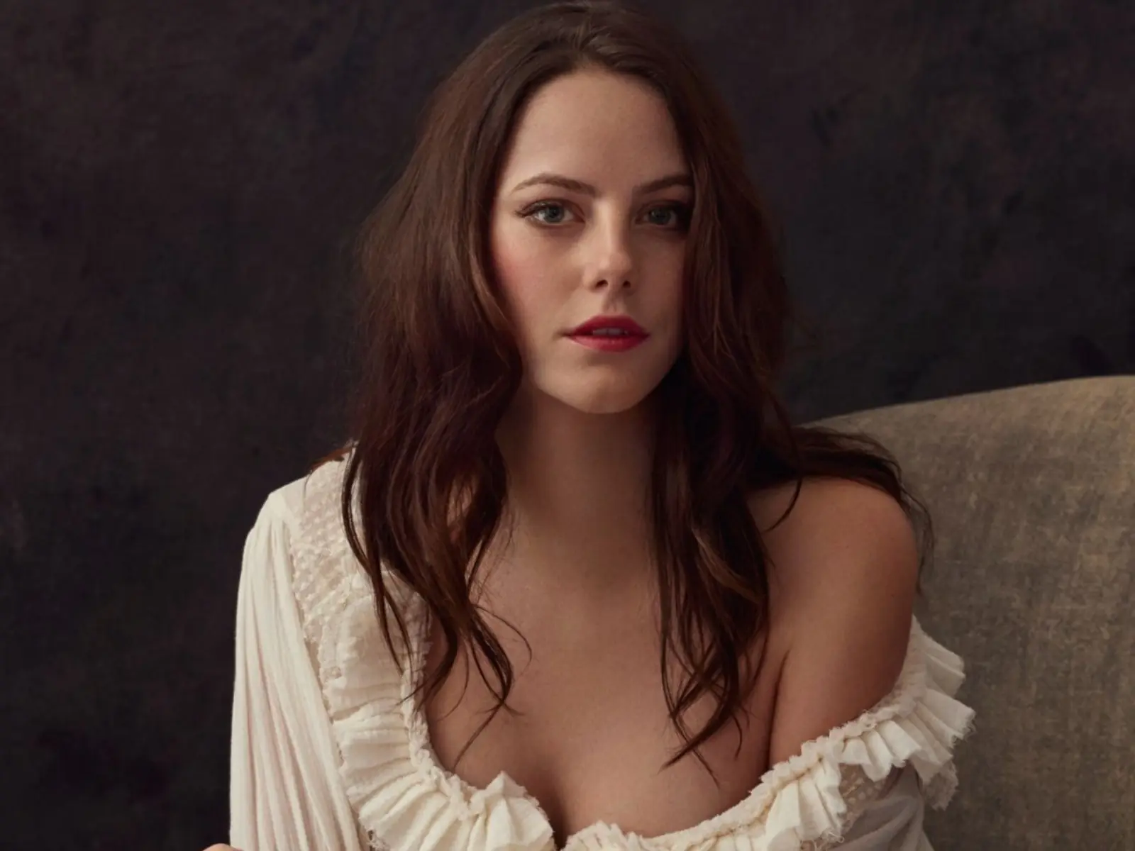 《惡靈古堡首部曲：拉昆市 》凱亞絲柯黛蘭莉歐 Kaya Scodelario 火辣身材不輸蜜拉！3 大保養技巧曝光～