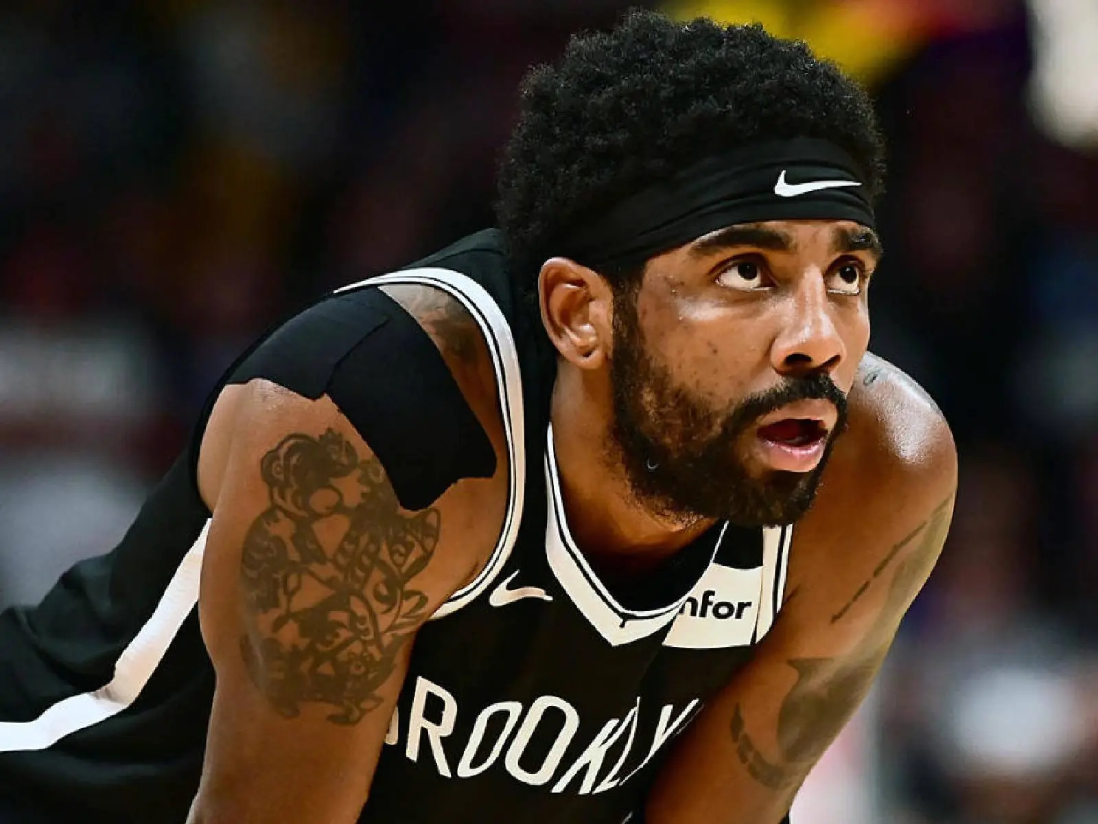 NBA／Kyrie Irving 不打疫苗被籃網禁止參與練習、比賽，最後通牒聲明：「我們不需要兼職球員」