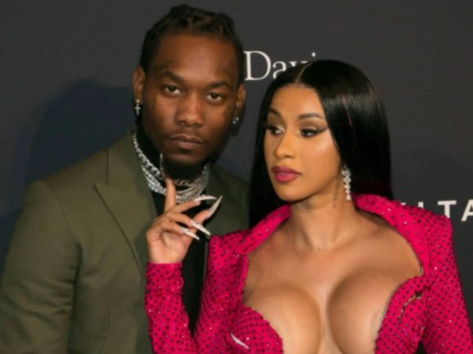 Cardi B 29 歲生日，老公 Offset 送 4000 萬豪宅當禮物讓她甜喊：「我說的話你都有在聽」
