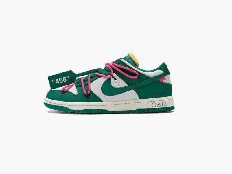 《魷魚遊戲》Off-White x Nike Dunk Low 客製鞋釋出，「運動服綠」多項細節神還原！