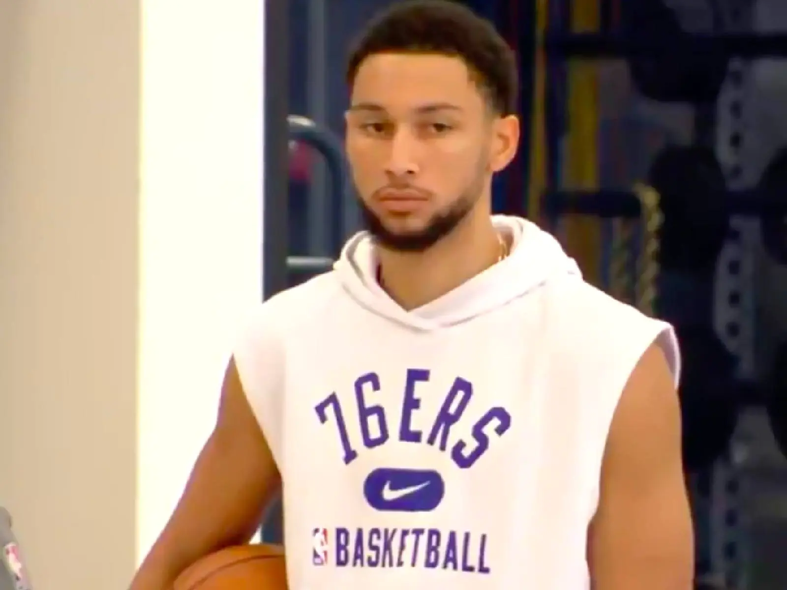 NBA／Ben Simmons 遭 76 人禁賽，隊友 Joel Embiid 直言：「我不在乎那個男人，不是來當保姆的」