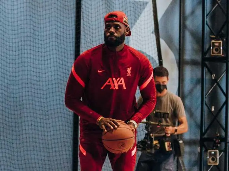 洛杉磯湖人「詹皇」LeBron James 親上腳 CLOT x Nike Air Max 1，引來陳冠希親自轉發！